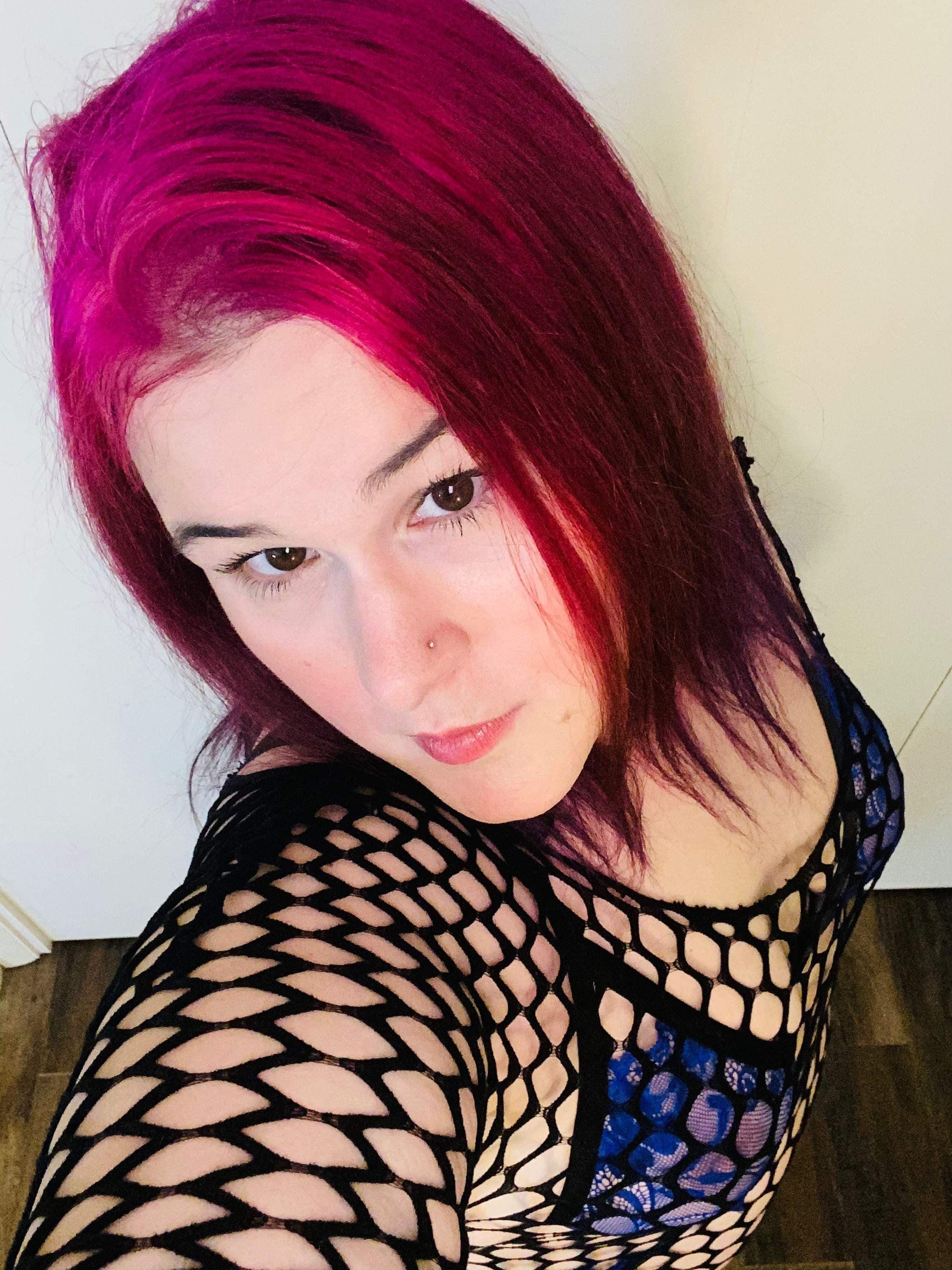 Pegging Queen Amber
