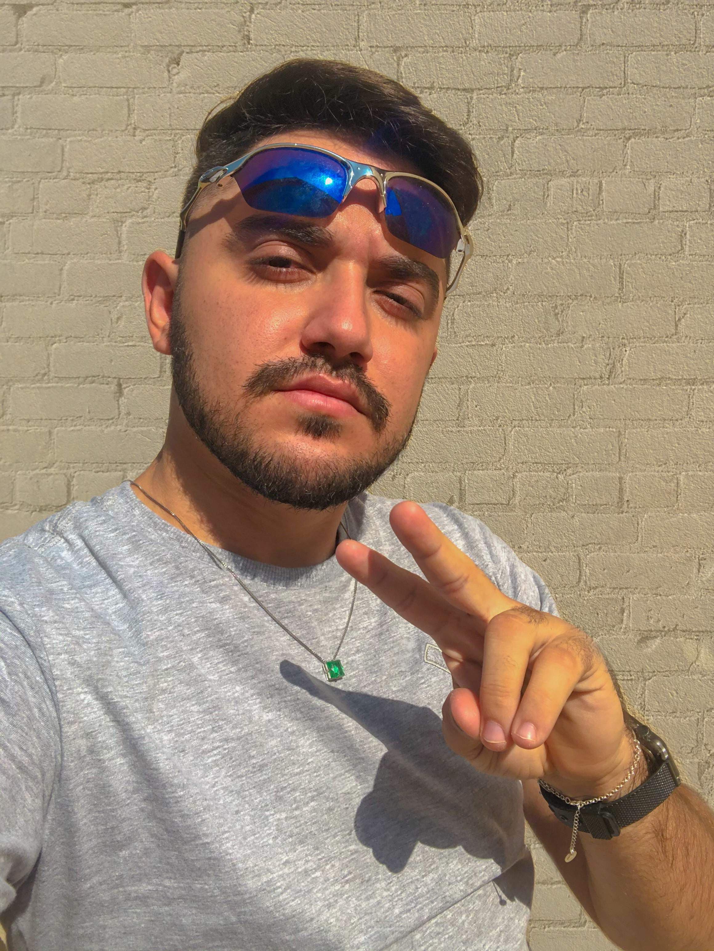 romarioquintino@hotmail.com