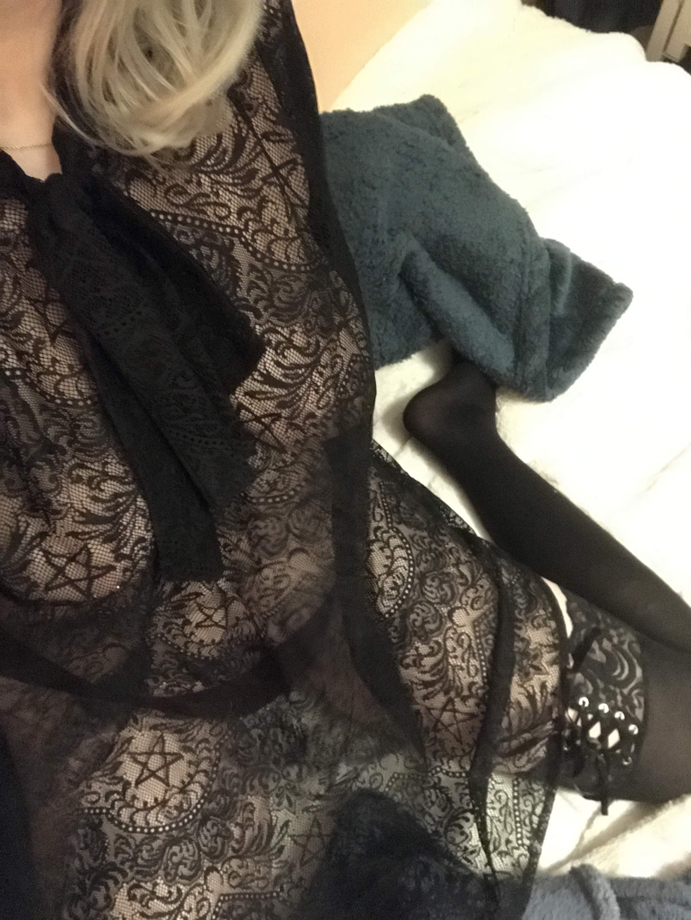 Lacey Flora