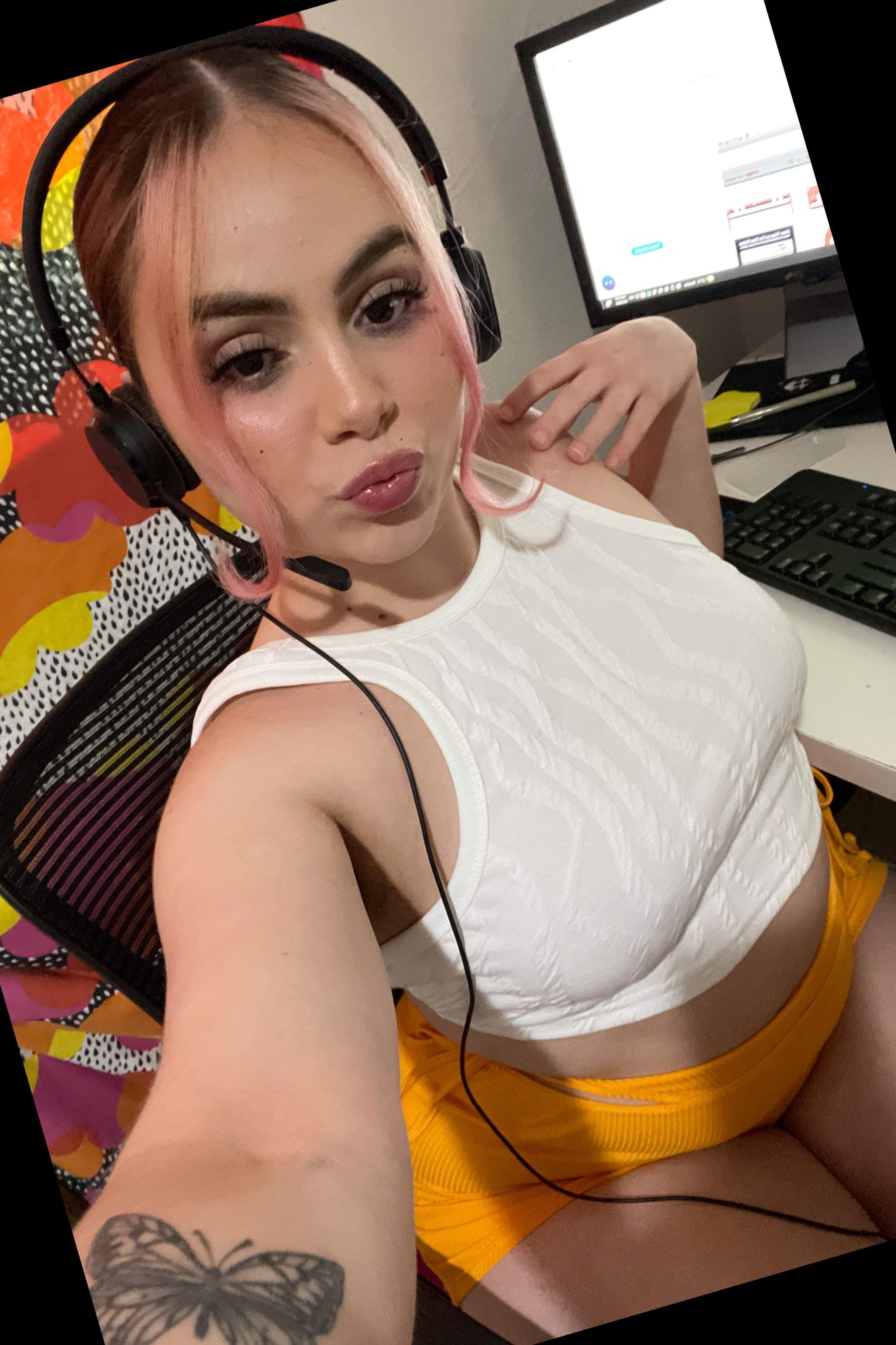 Shortyy’ 🌺 DM FOR MENU 👣