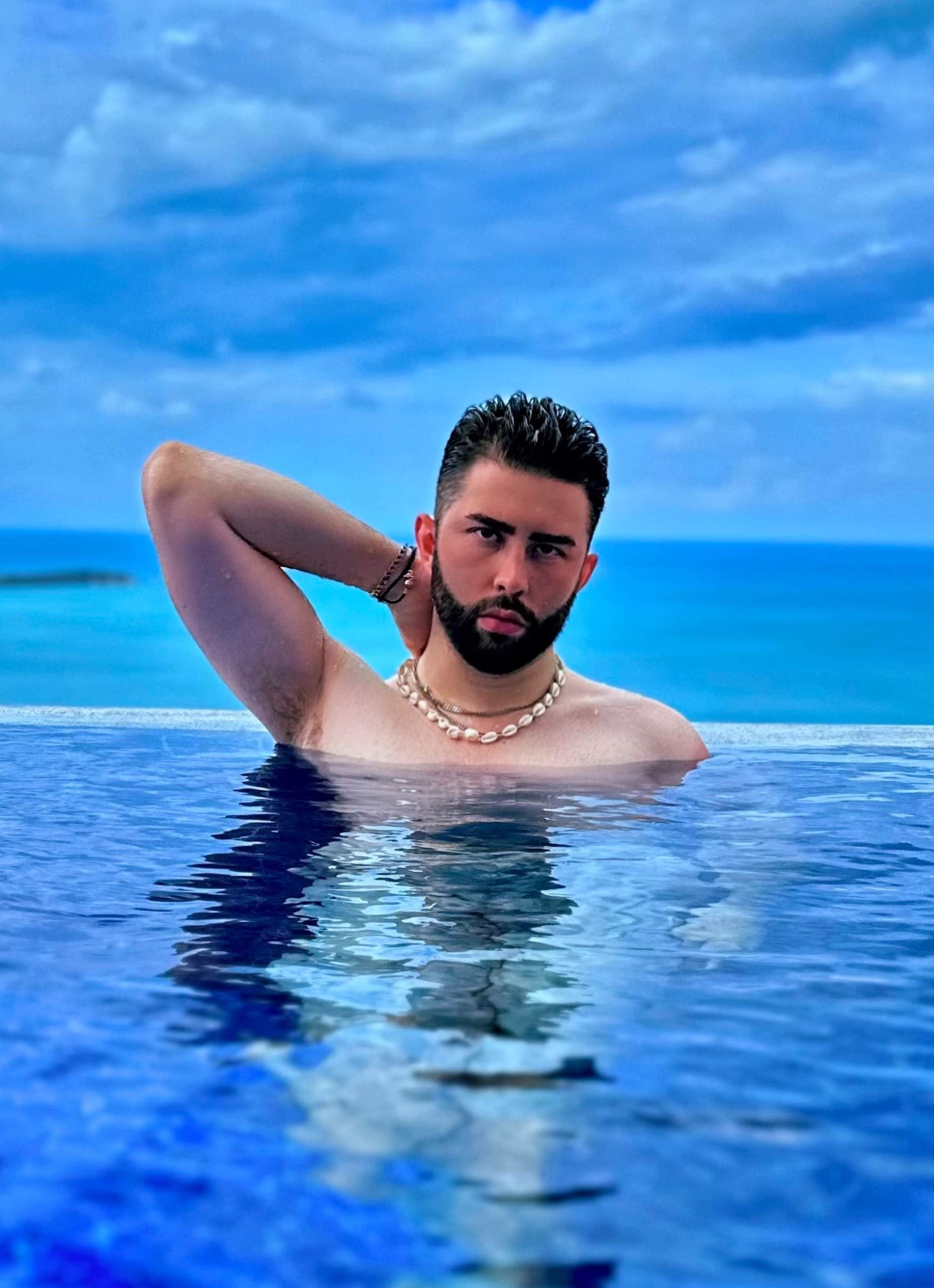 James Aston / JastonWorld™ 🌴