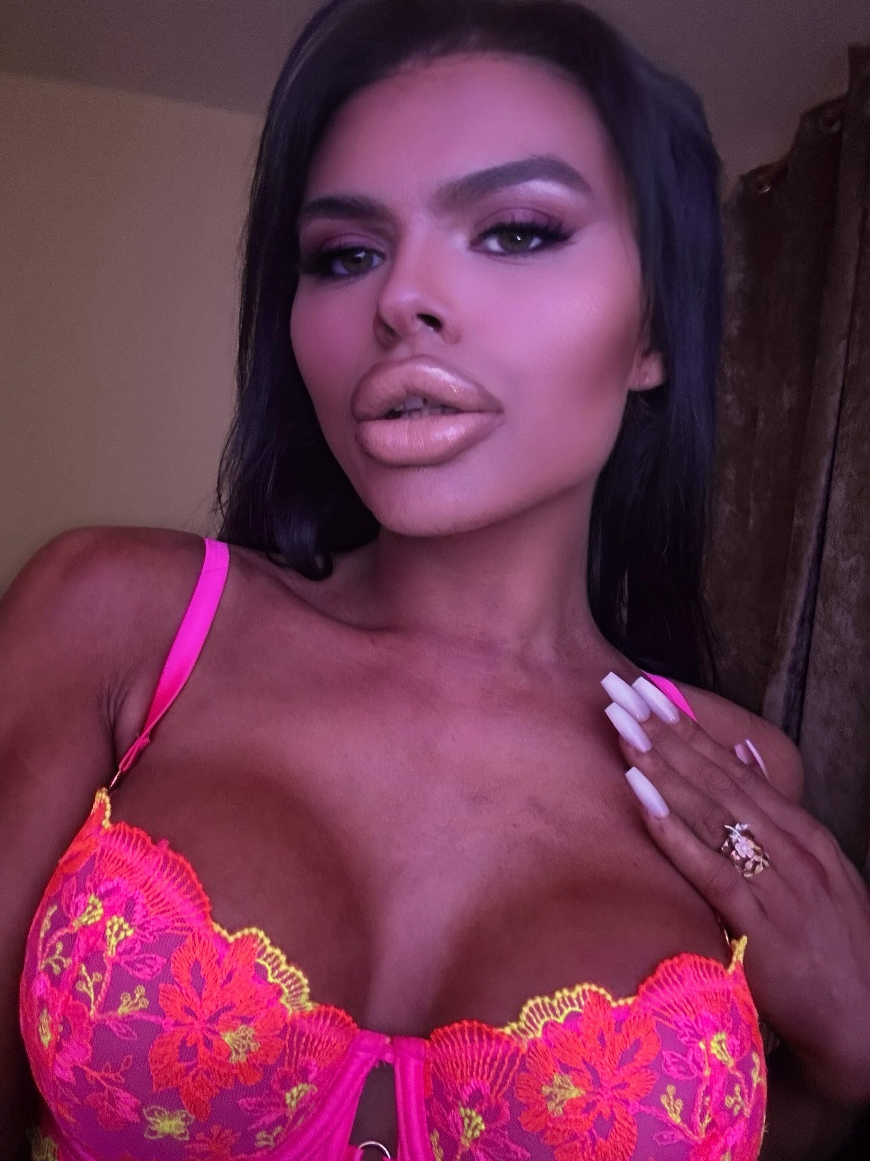 LIV LOMAX