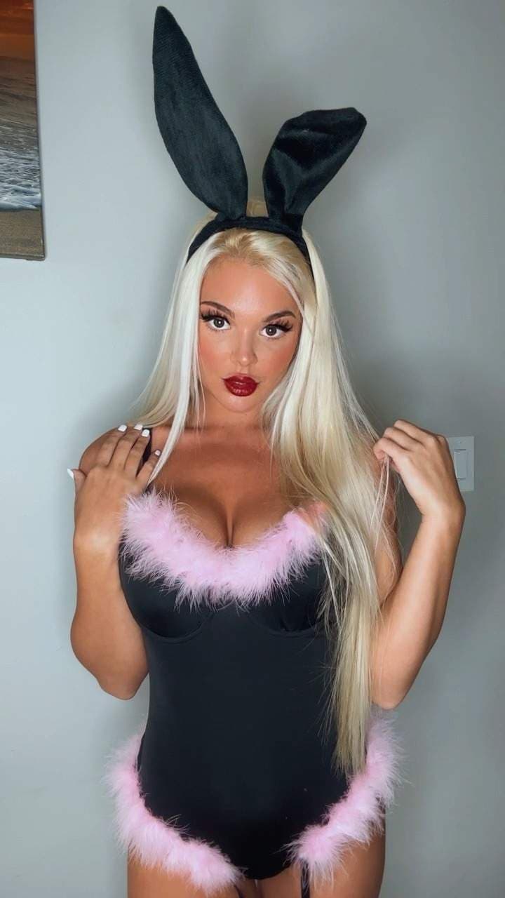 Bad Blonde Bunny