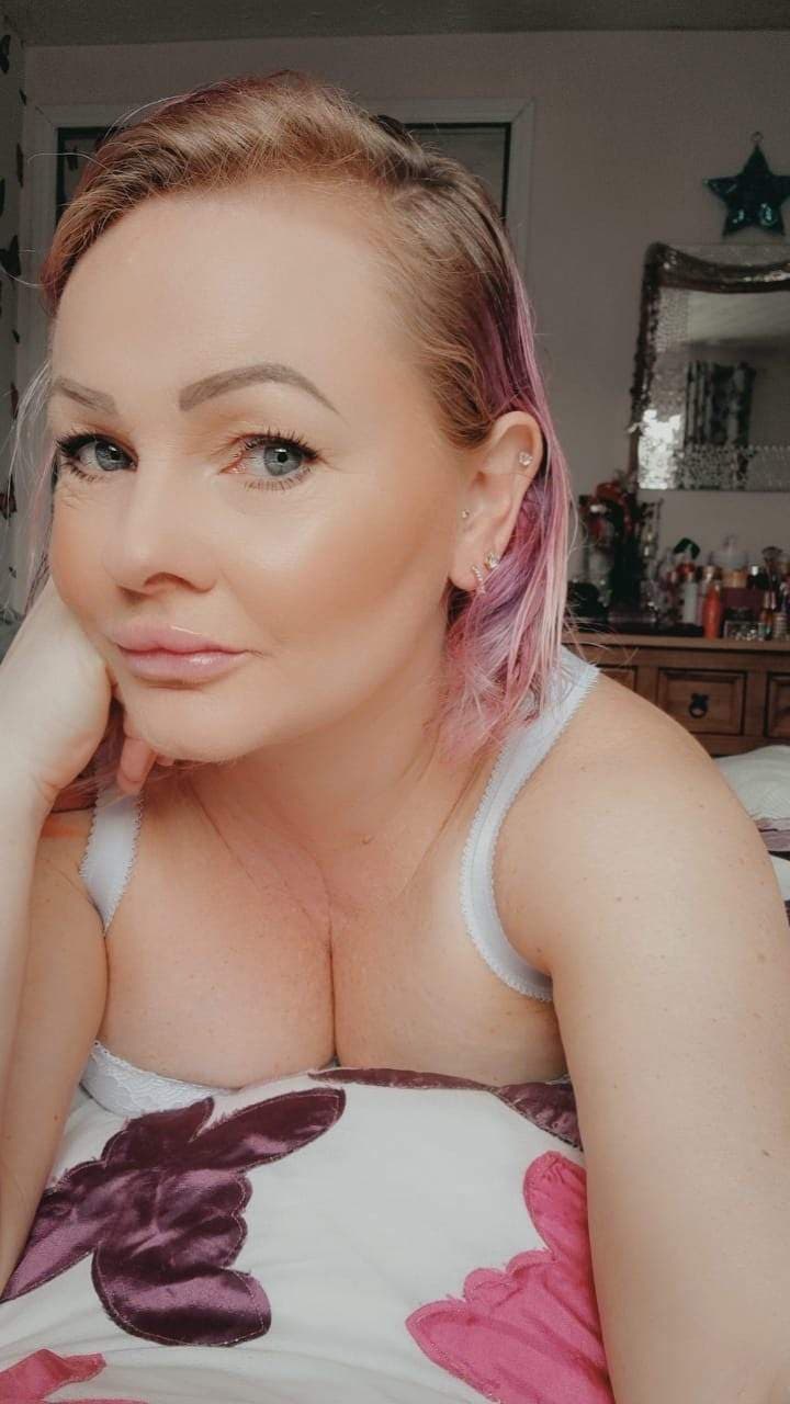 OneNaughtyWife