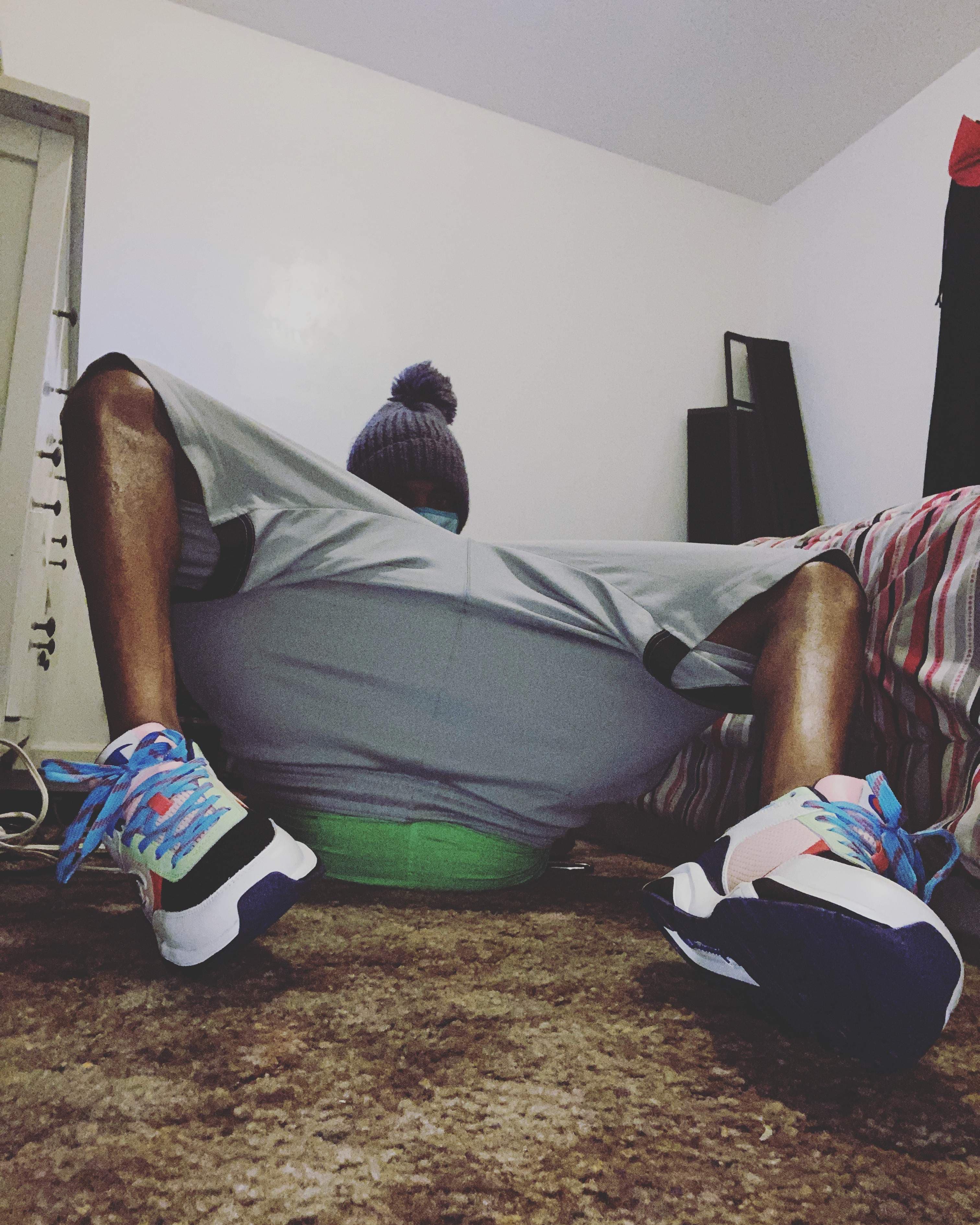 Sagging & Stroking