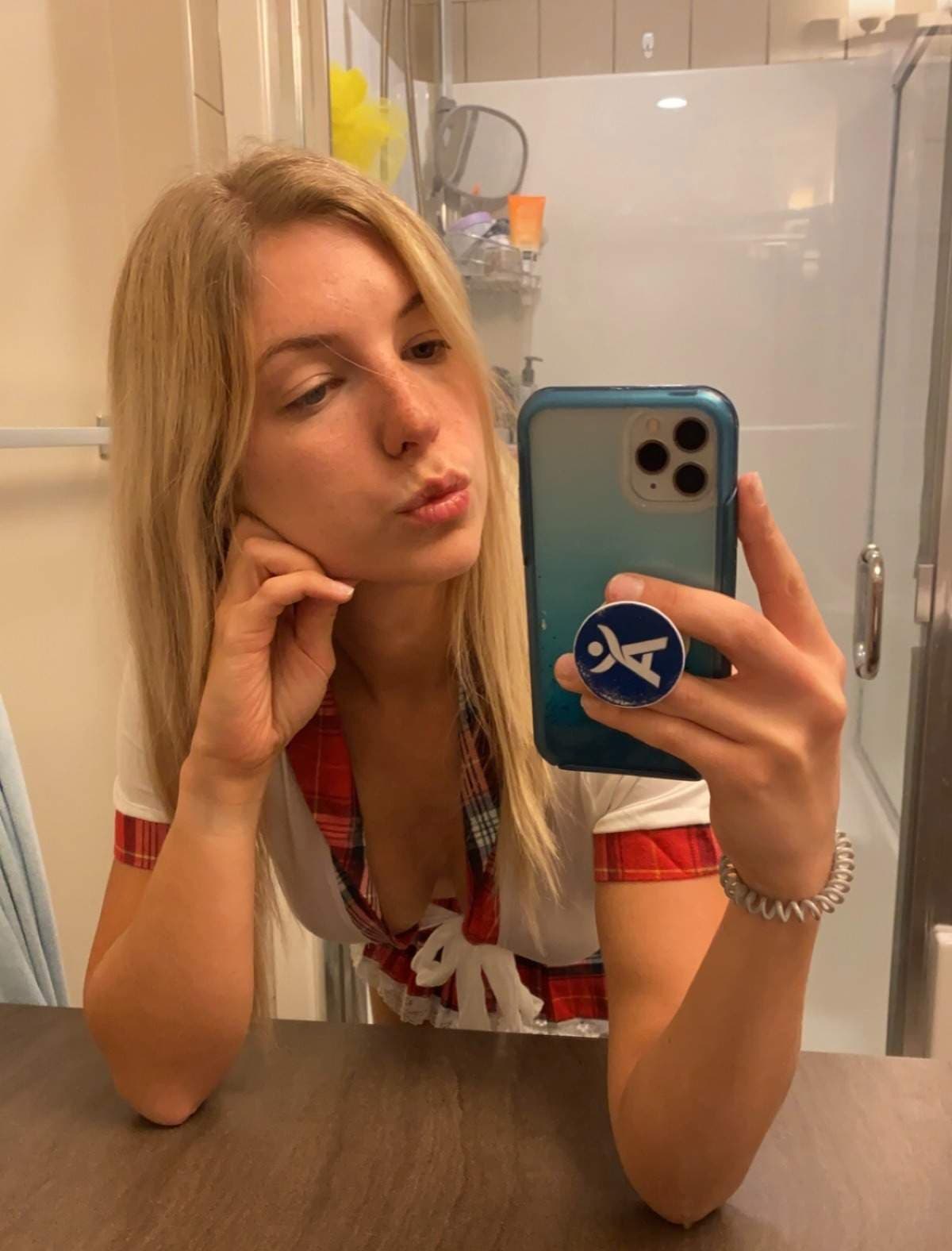 Kissychrstine2