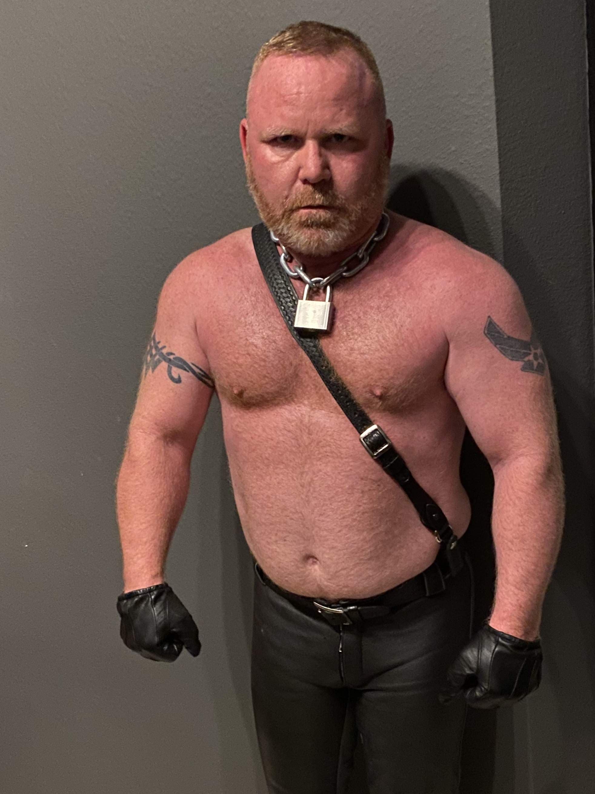 Leder Tank
