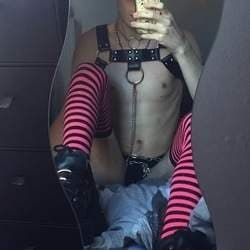 😈