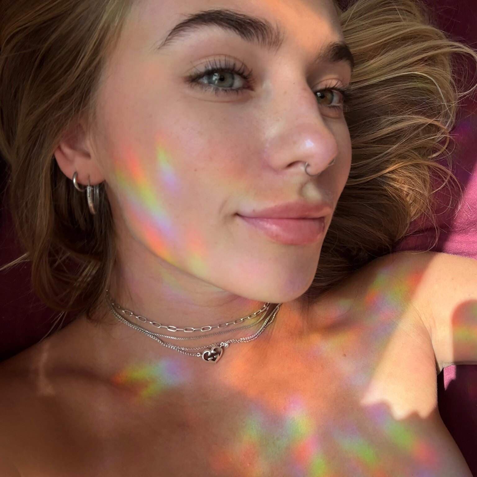 dani fae ☽༓✧*:・゚