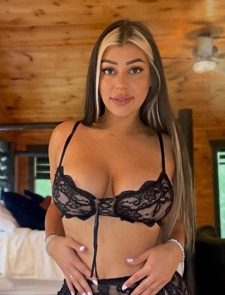 Briana Lee