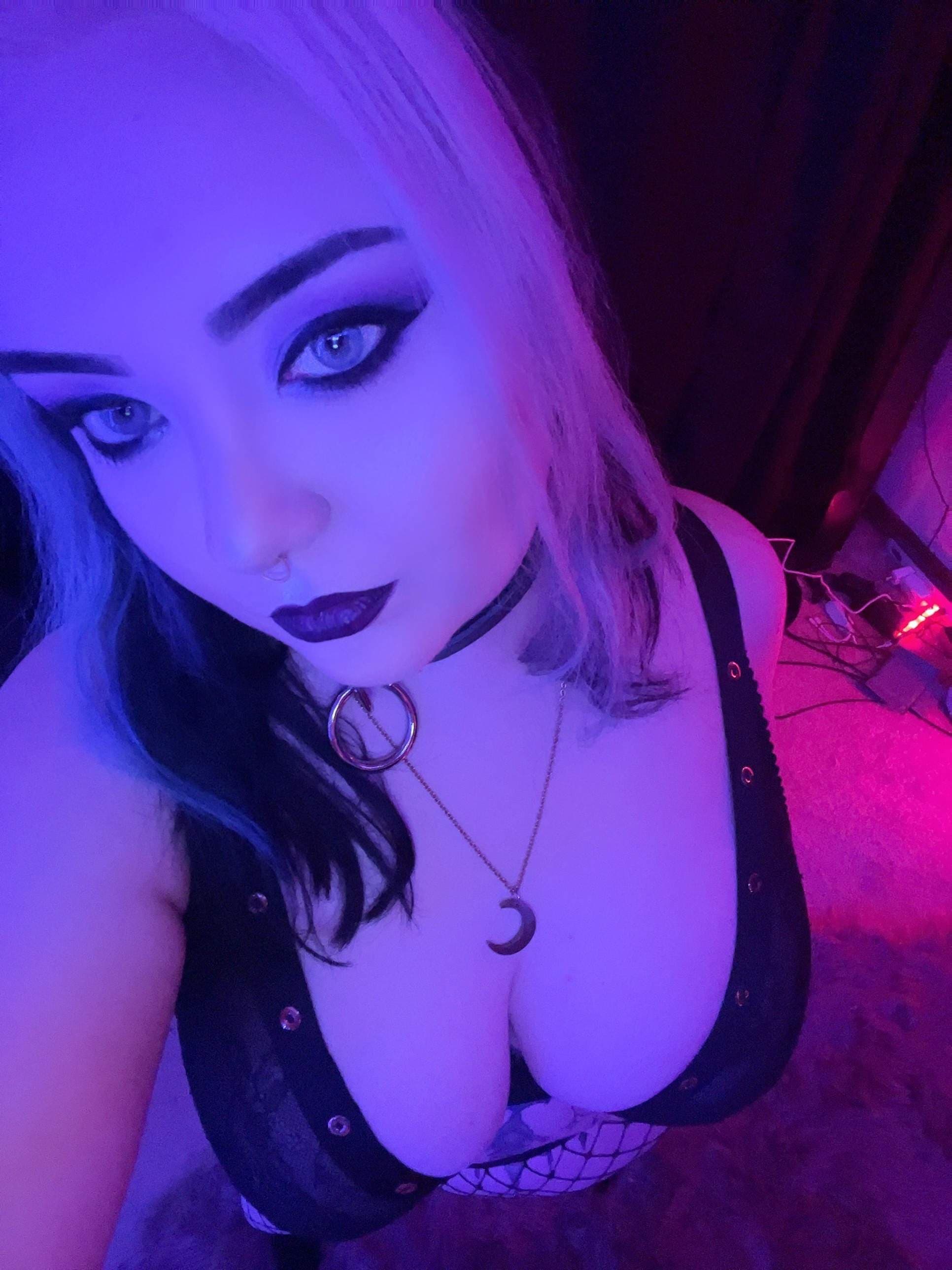 Luna C Vondrak