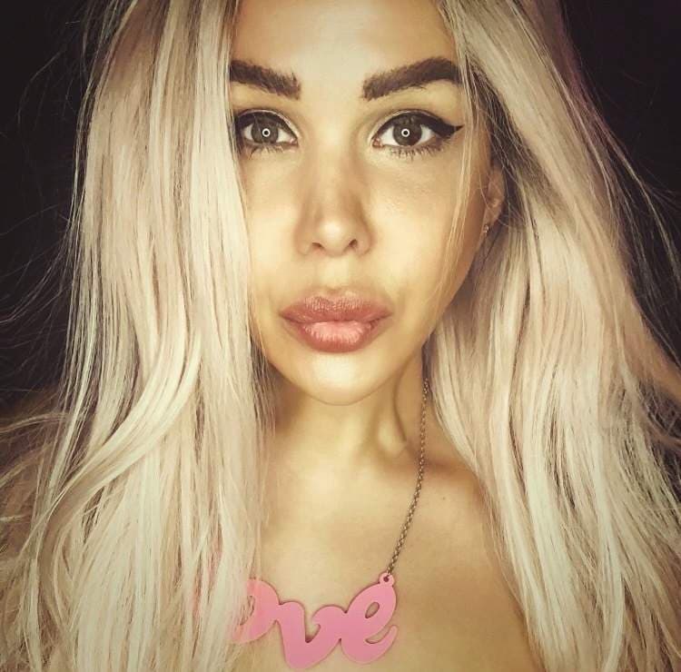 JAZZIE CAMPBELL (Megan Cooper) 🇦🇷