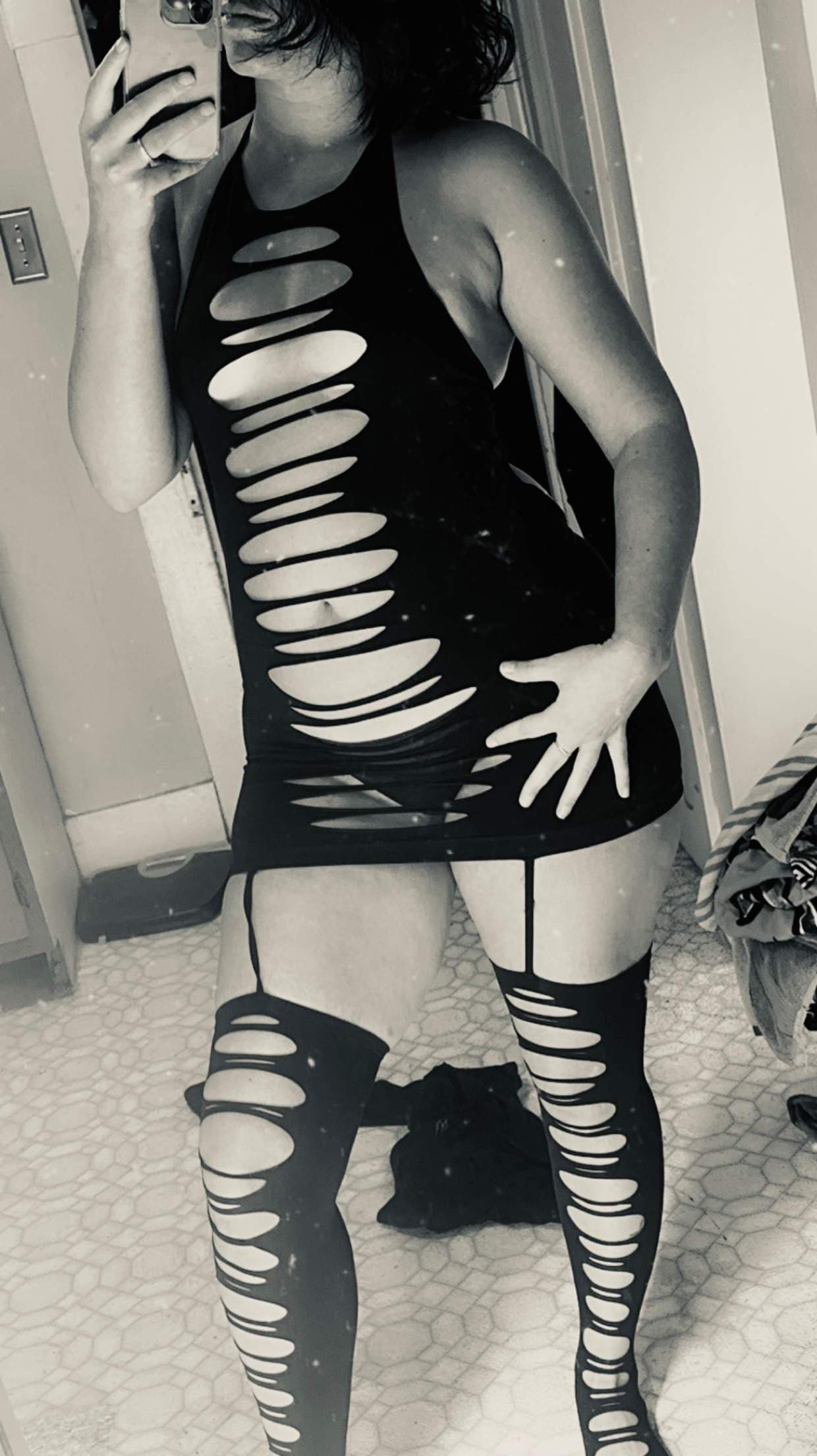 Naughtyhousewife69_VIP