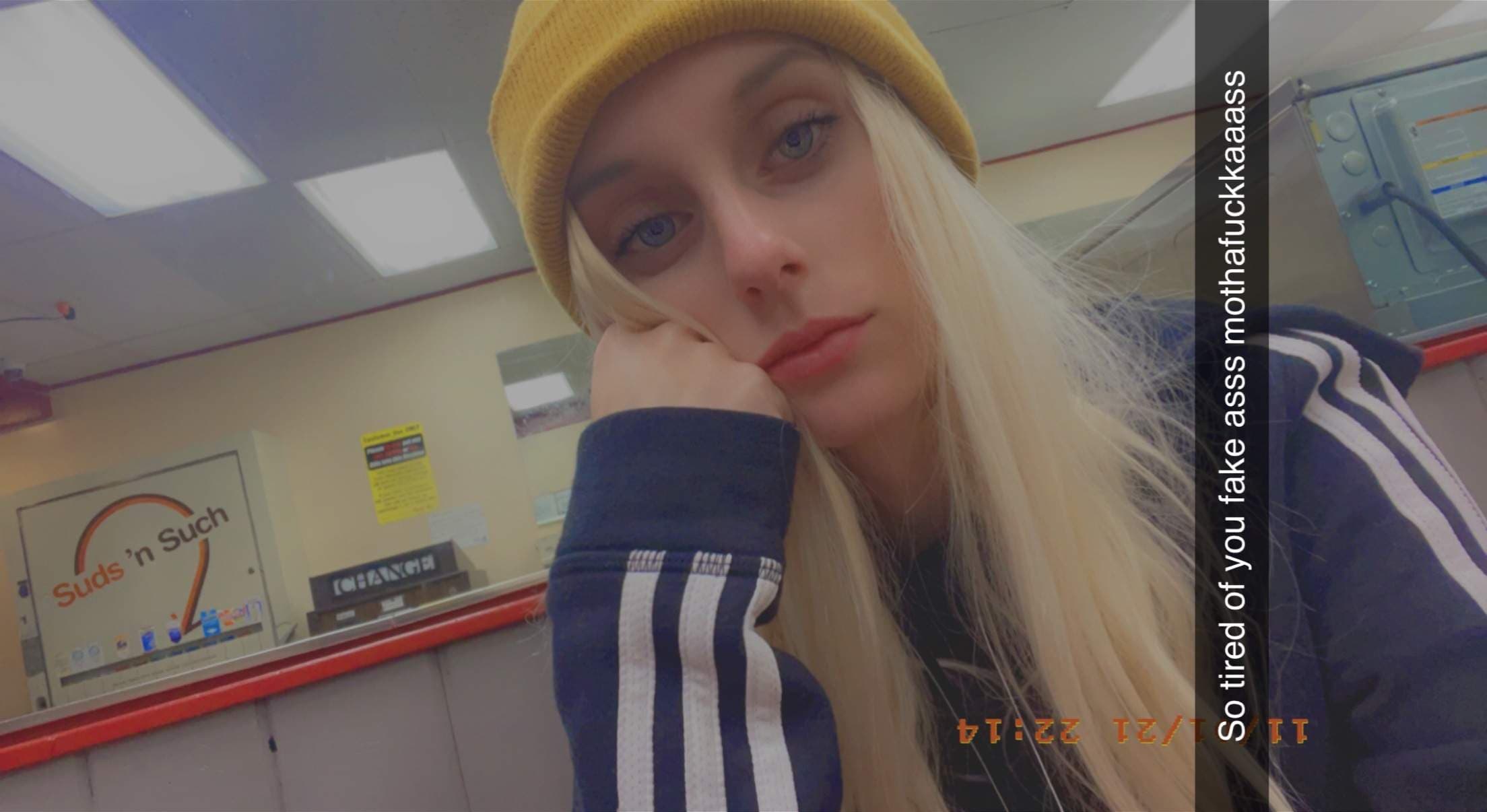 BluE EyEz