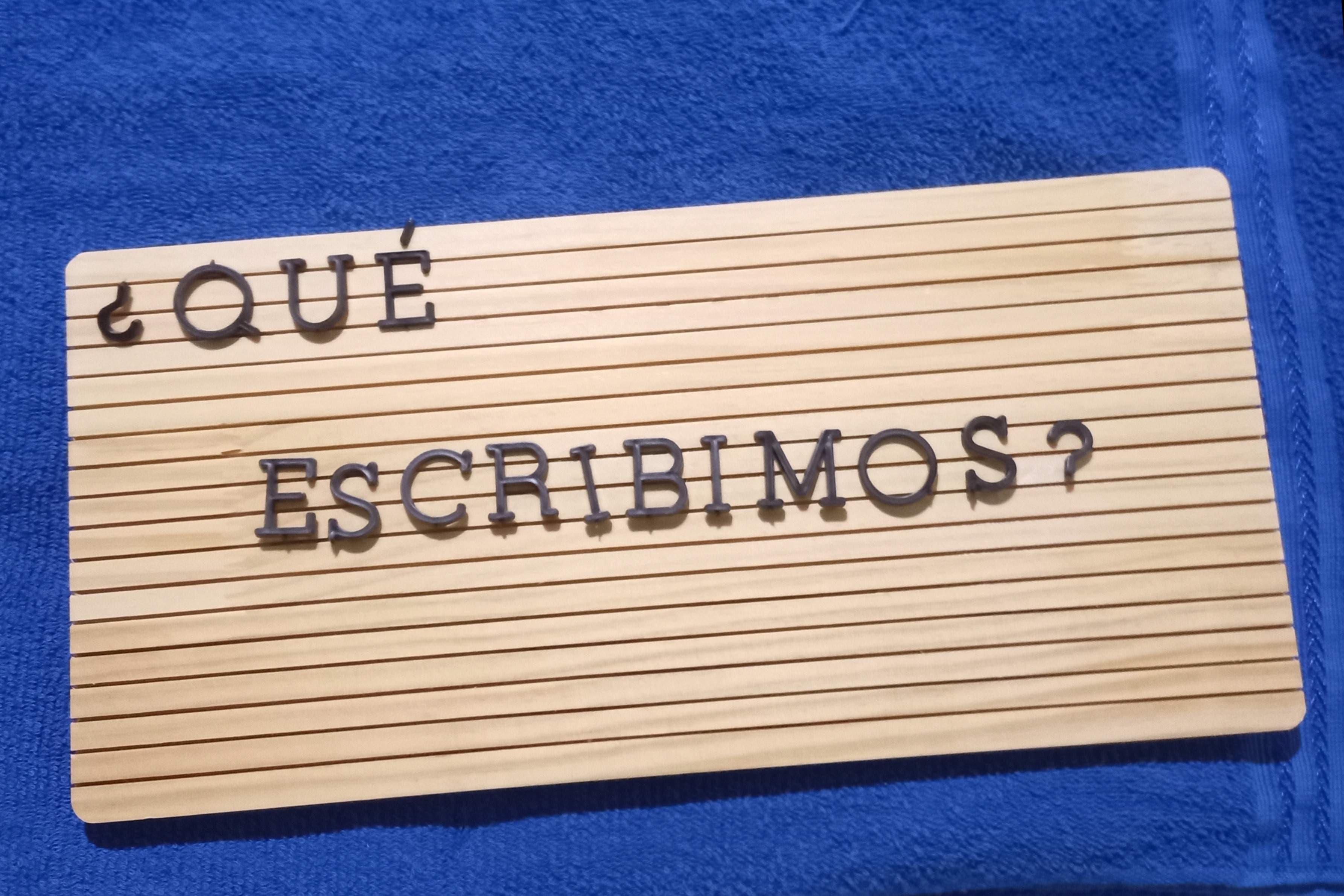El pizarrón de maderaThe wood blackboard