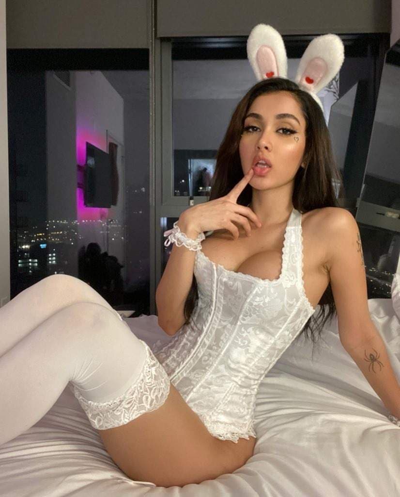 Adrianna Violet 😈