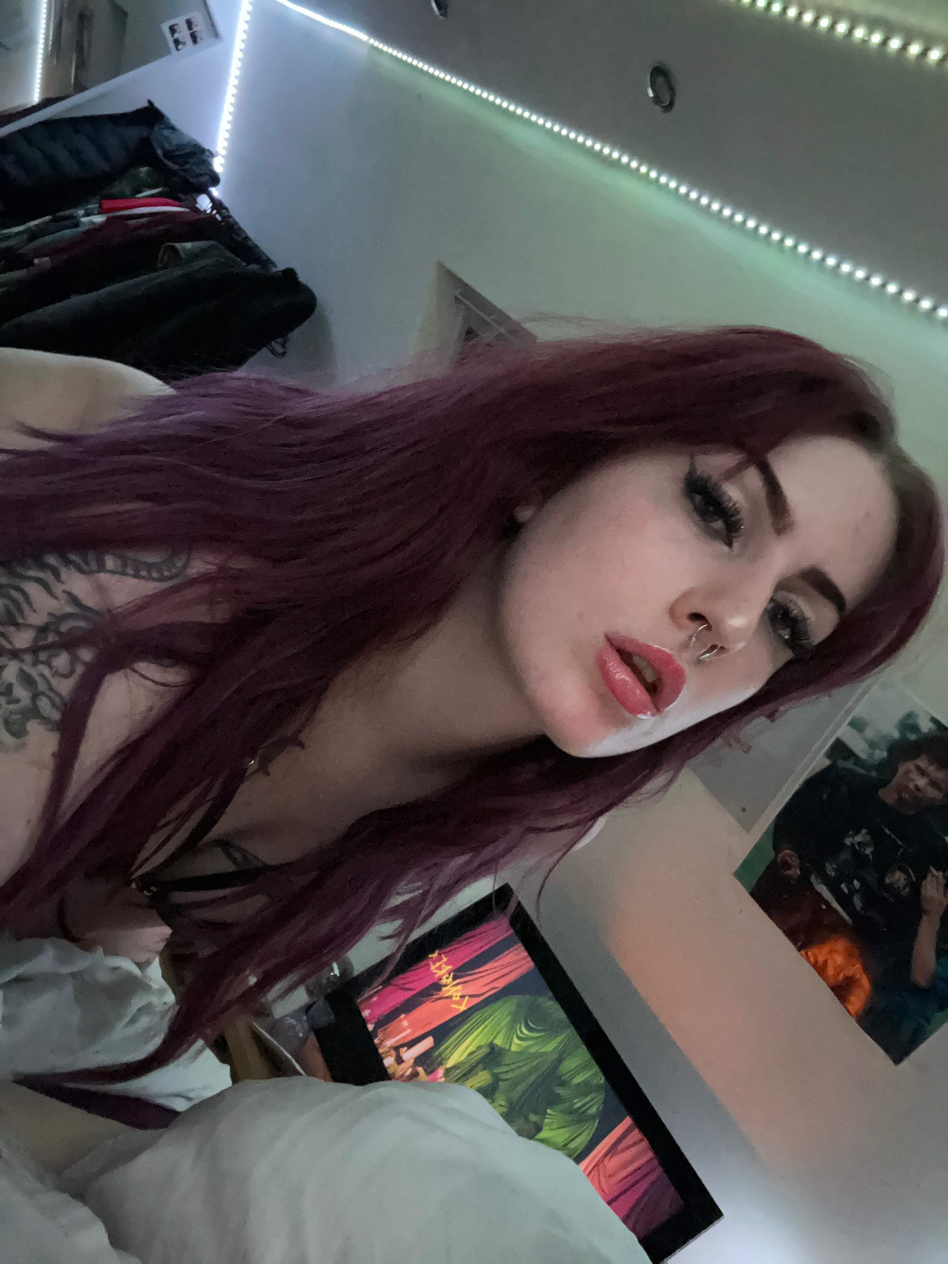 <3