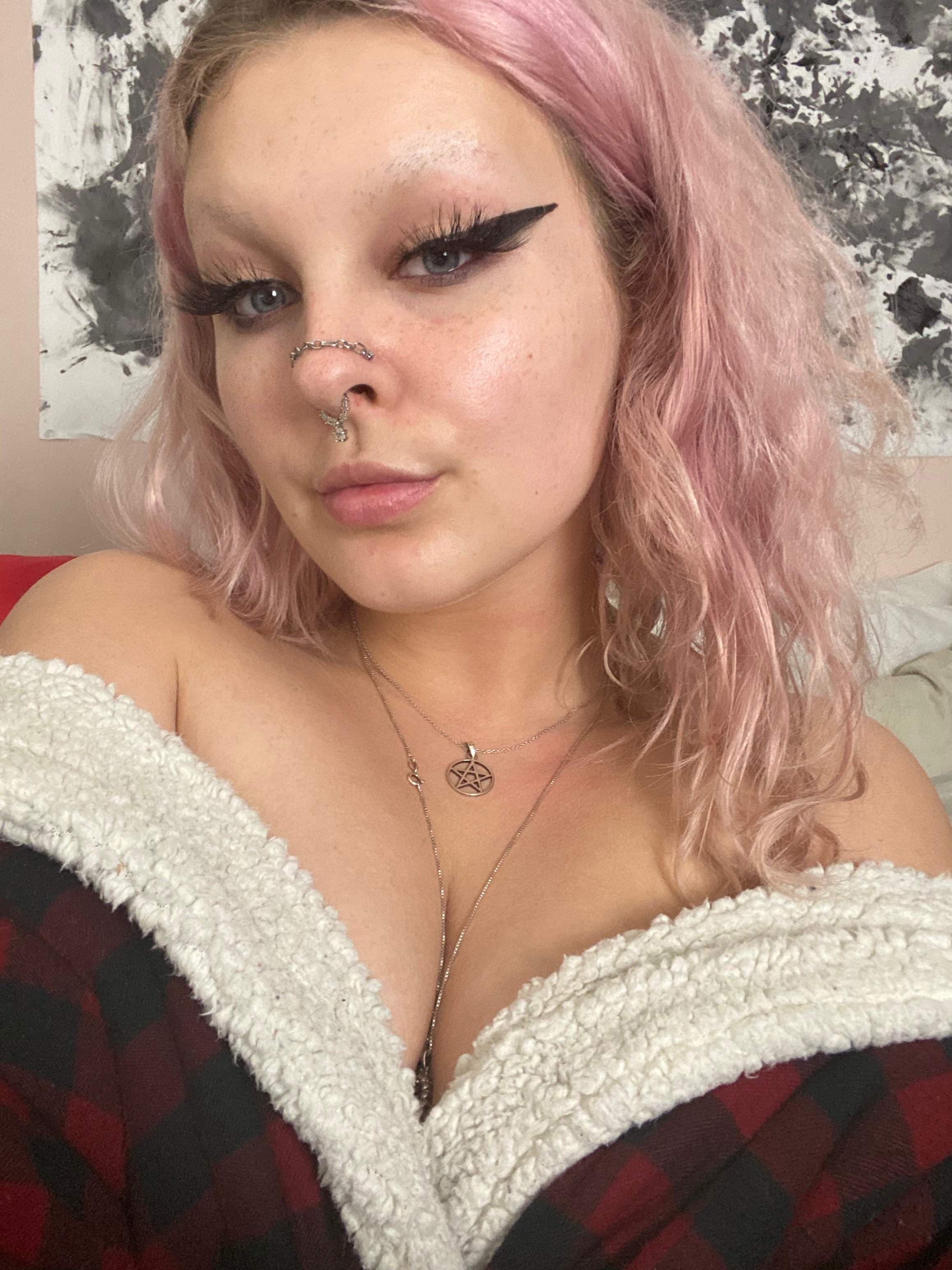 Goddess Violet Hunnybun