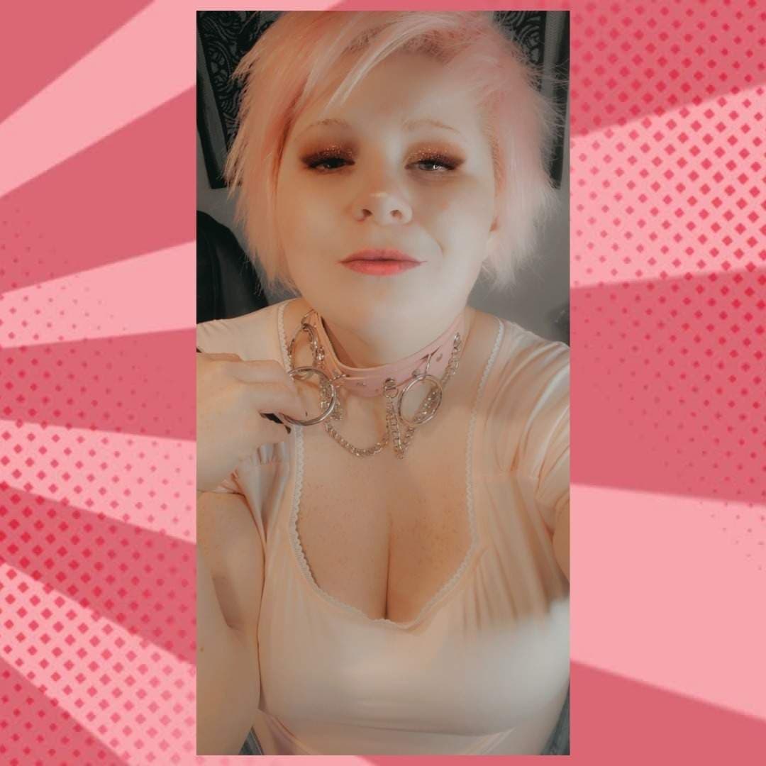 ManicMina | BBW Kinky Geek & E-Girl