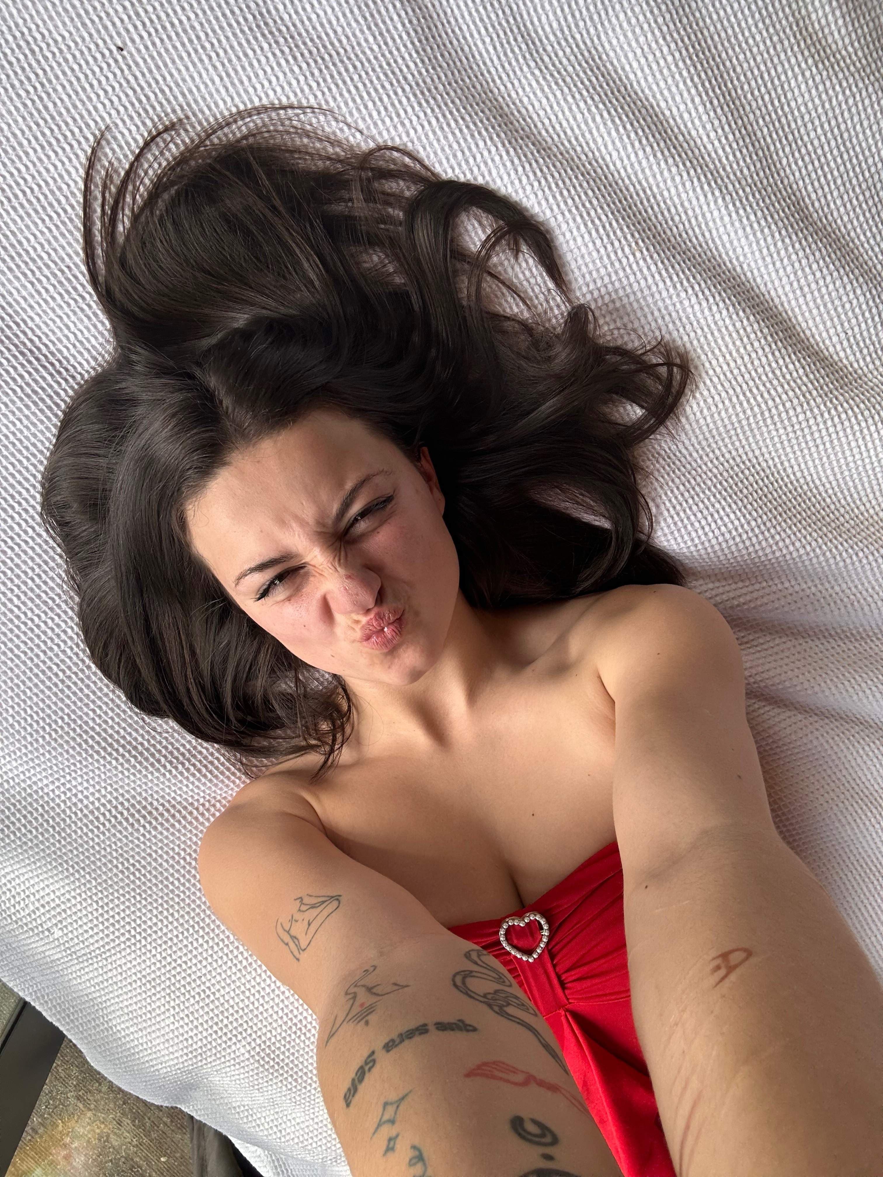 Angel 🥀🤎
