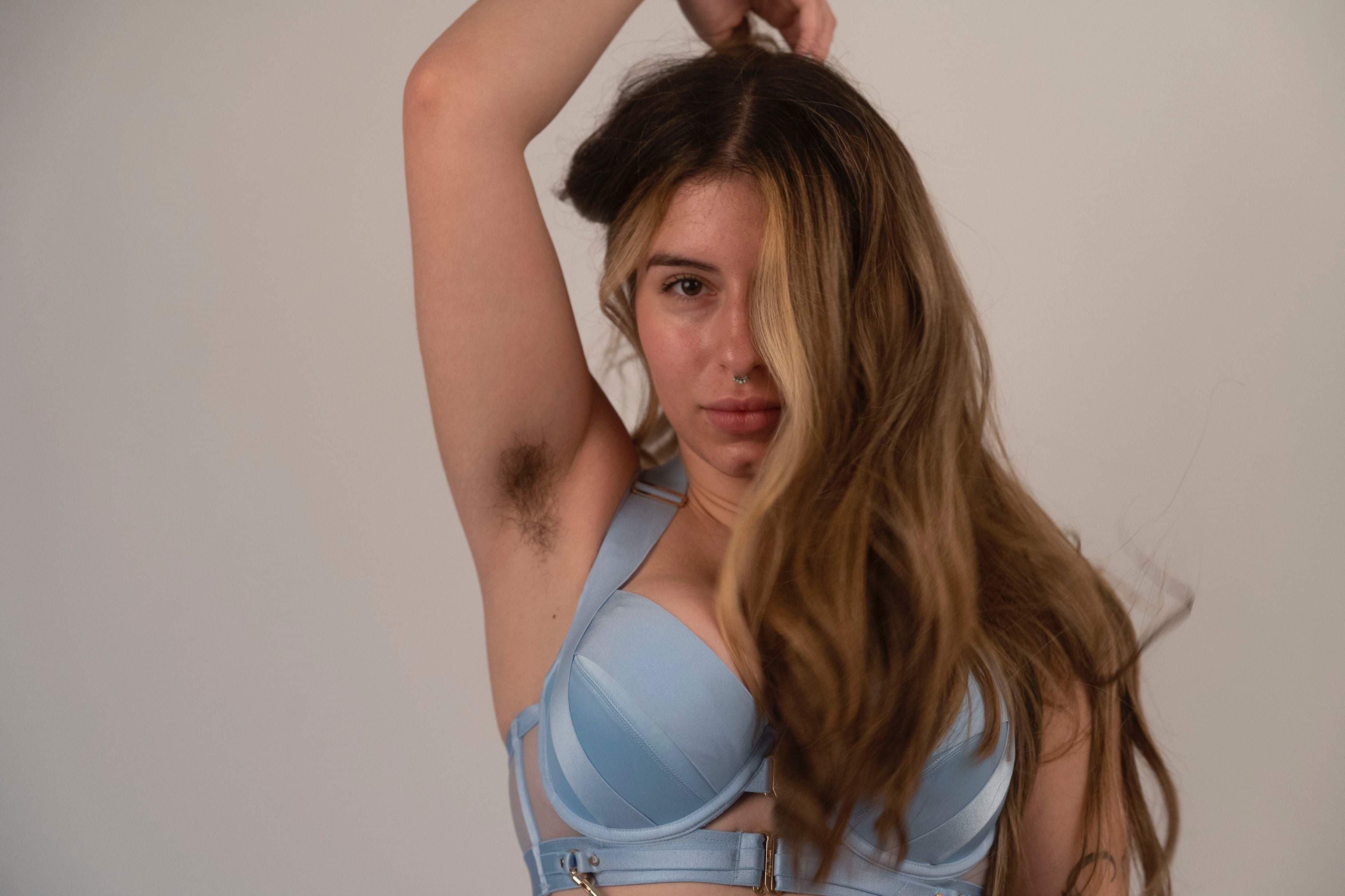 Chloe Kreams | Huge Bush & Hairy Armpits
