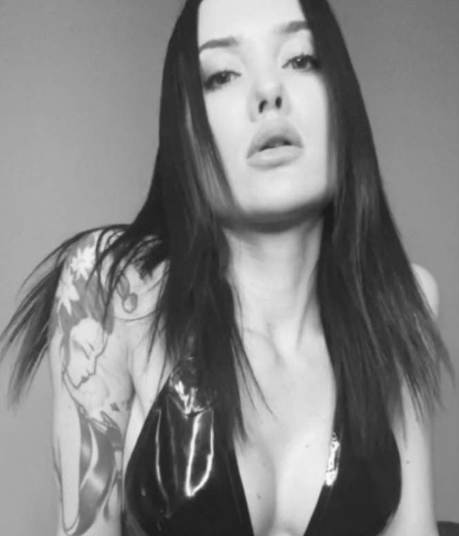 Mistress Zoe Noir