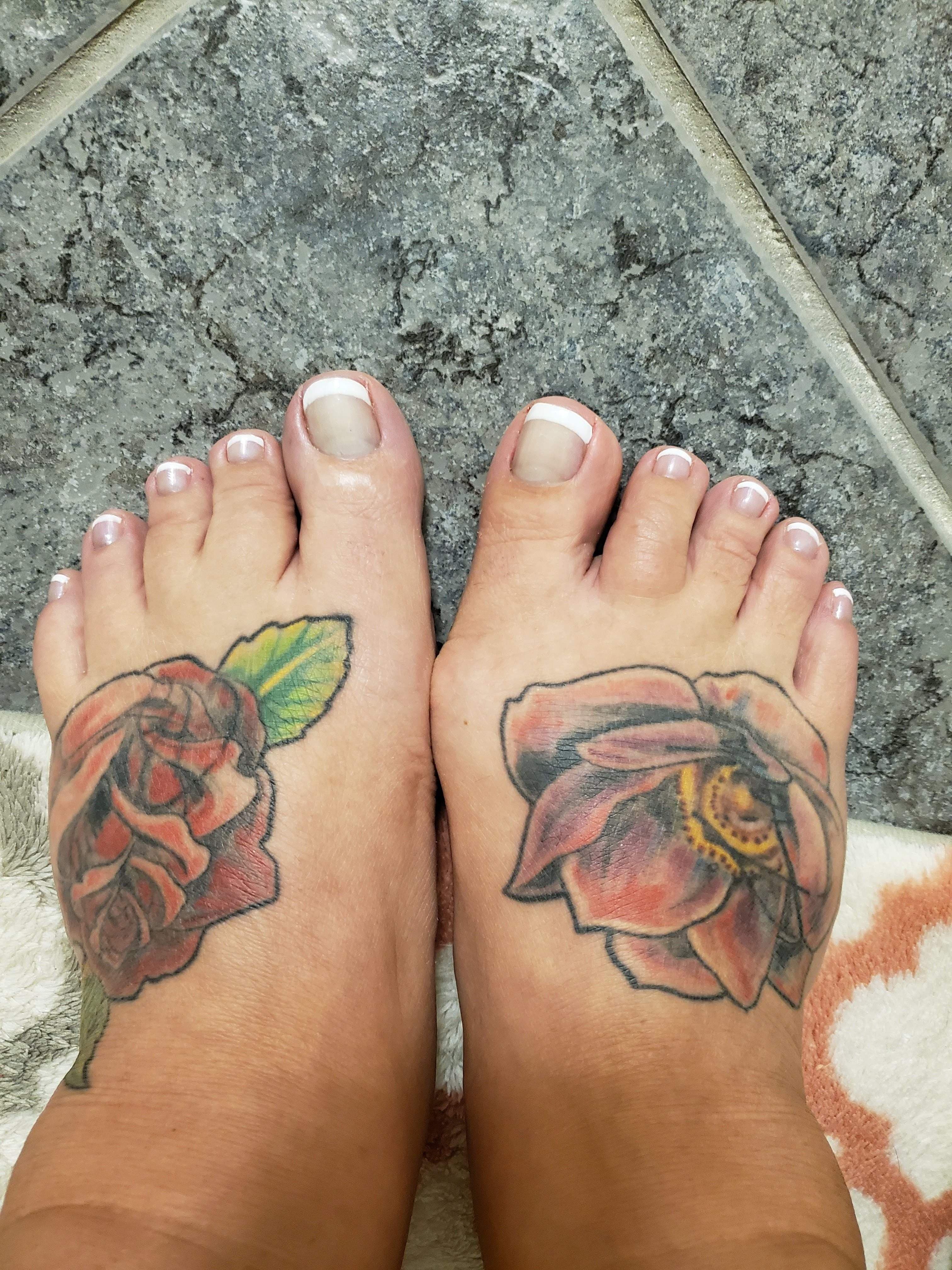 Stunning Summer's Pretty Little Feet