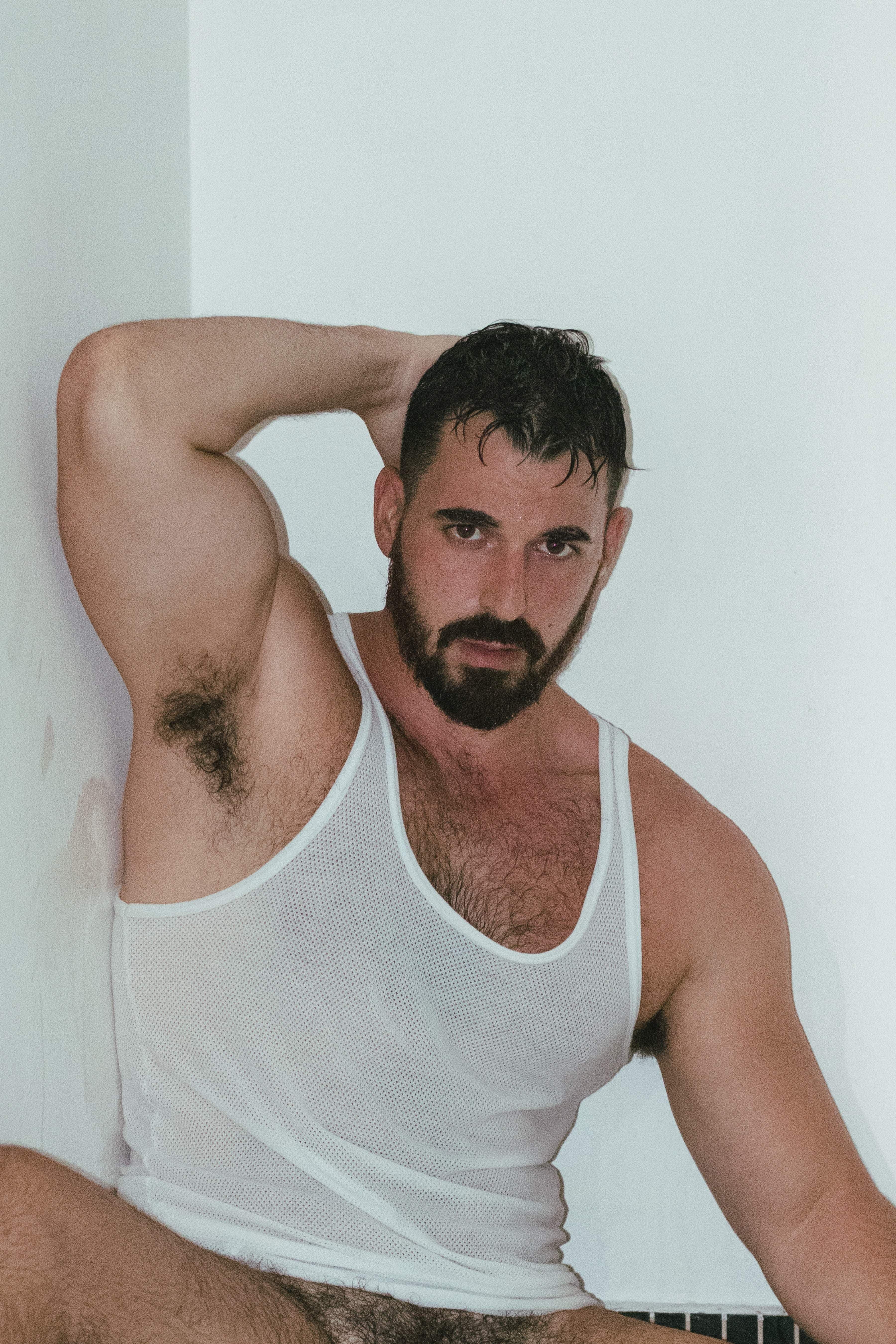 Thick Macho Free