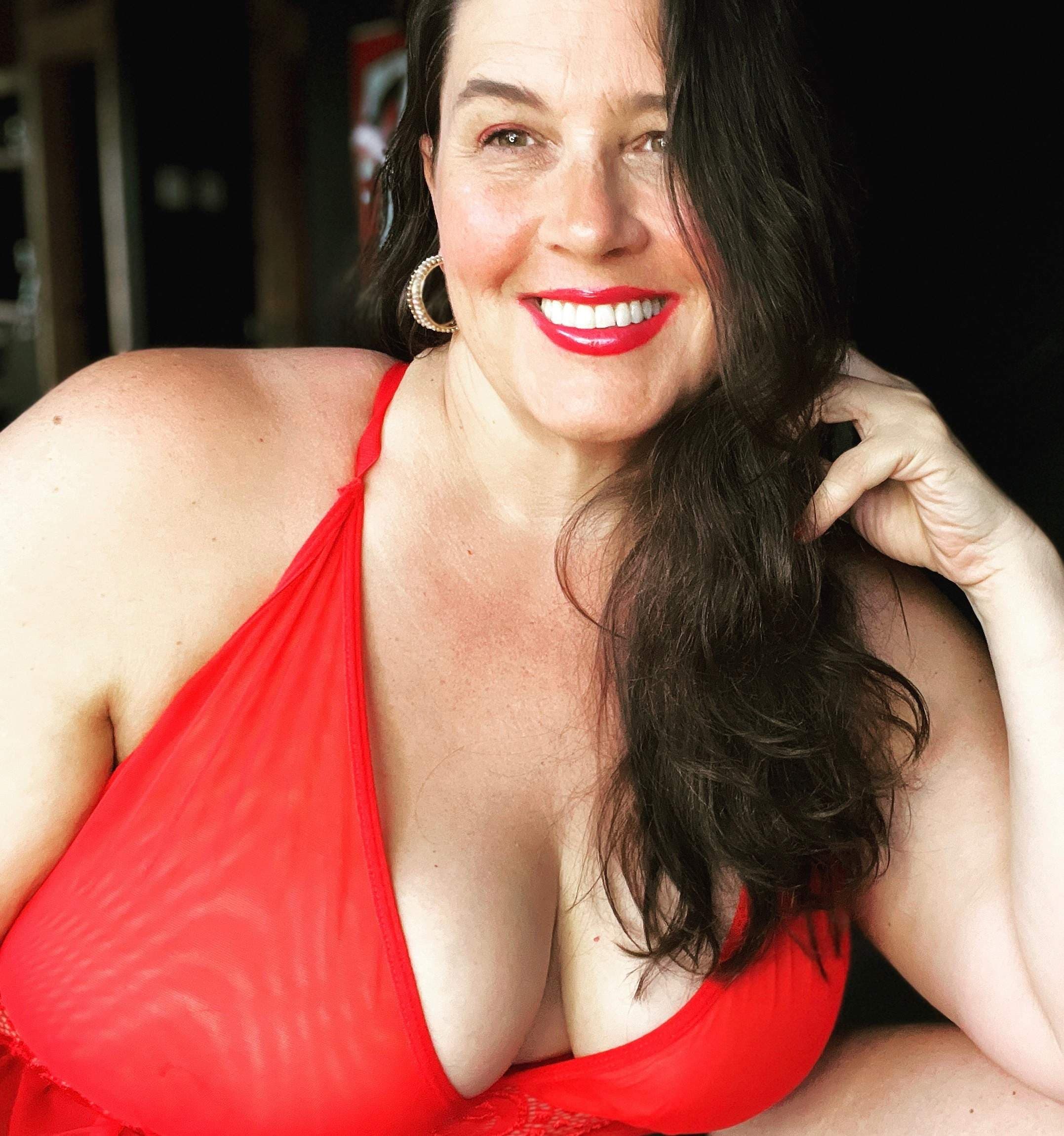 Emmanuelle ❤️ #1 Naughty French Mom