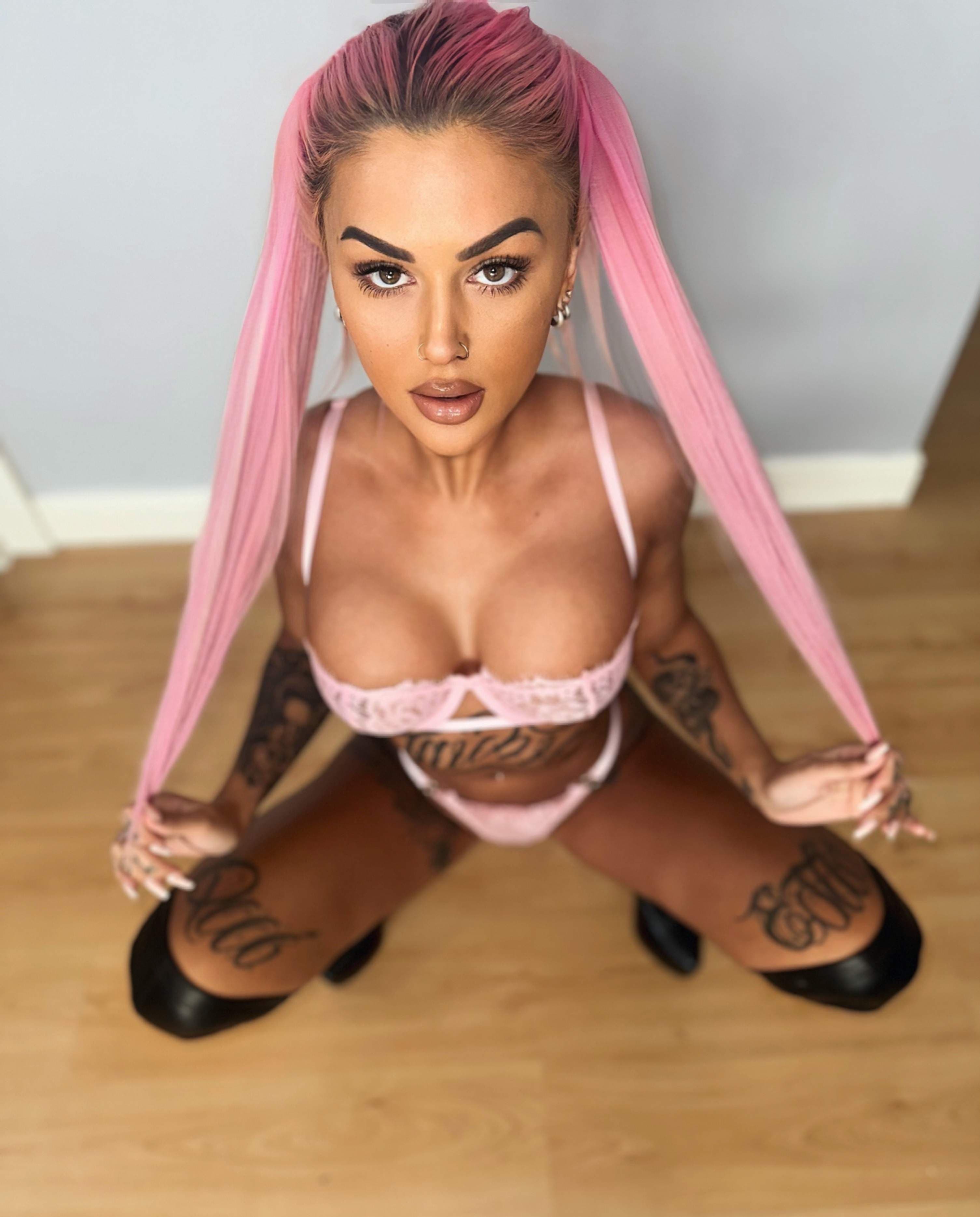 𝕰𝖒𝖎𝖑𝖞 𝕻𝖆𝖎𝖌𝖊 🖤