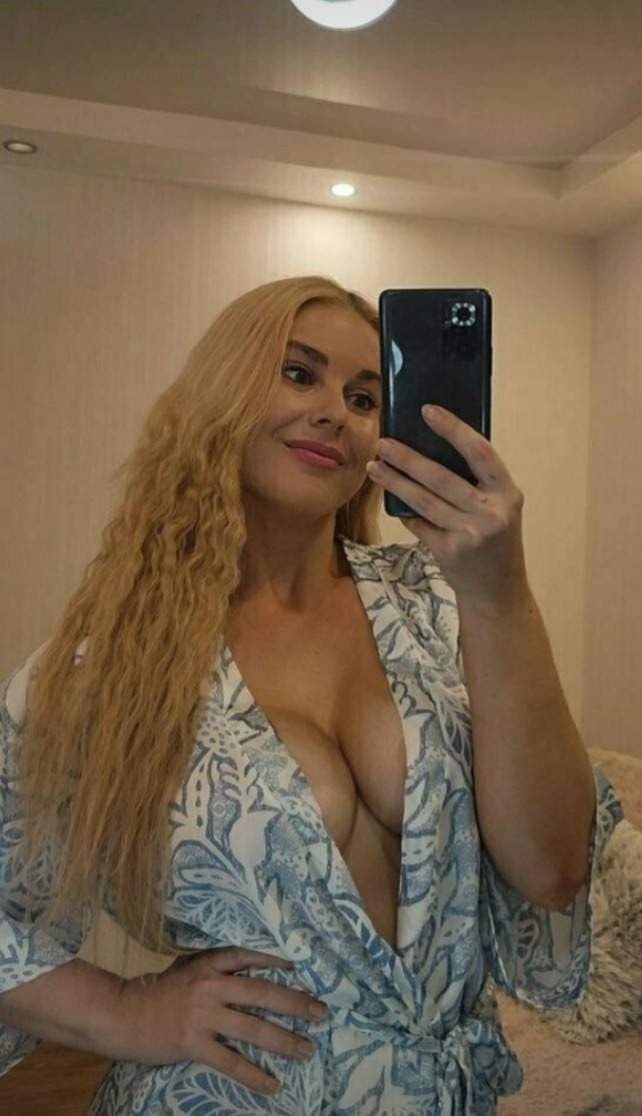 PollyWants🍆