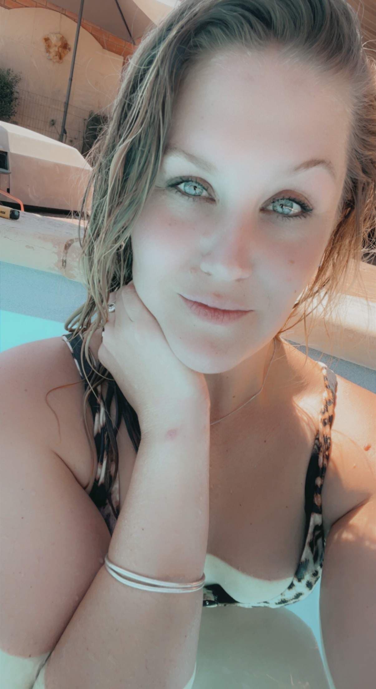 Blue Eyed Blondie💦