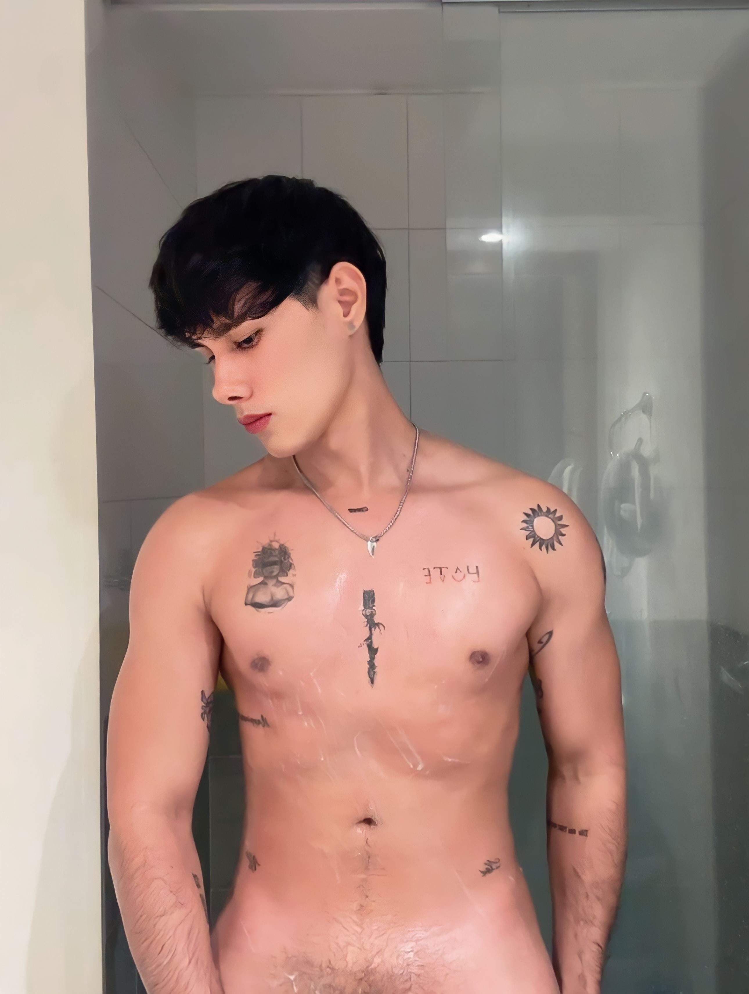Jay Hernández
