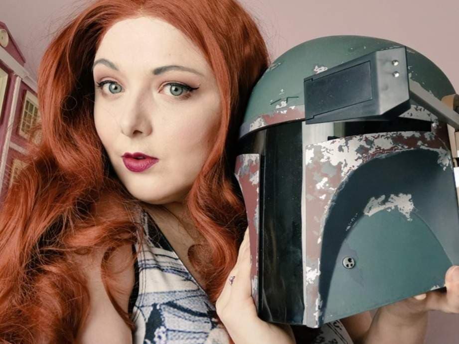Ivy (Curvy&Nerdy)