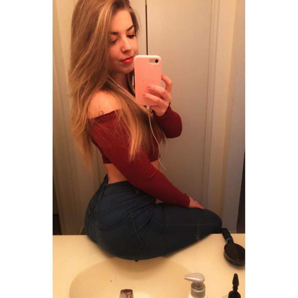Alexa Kiss