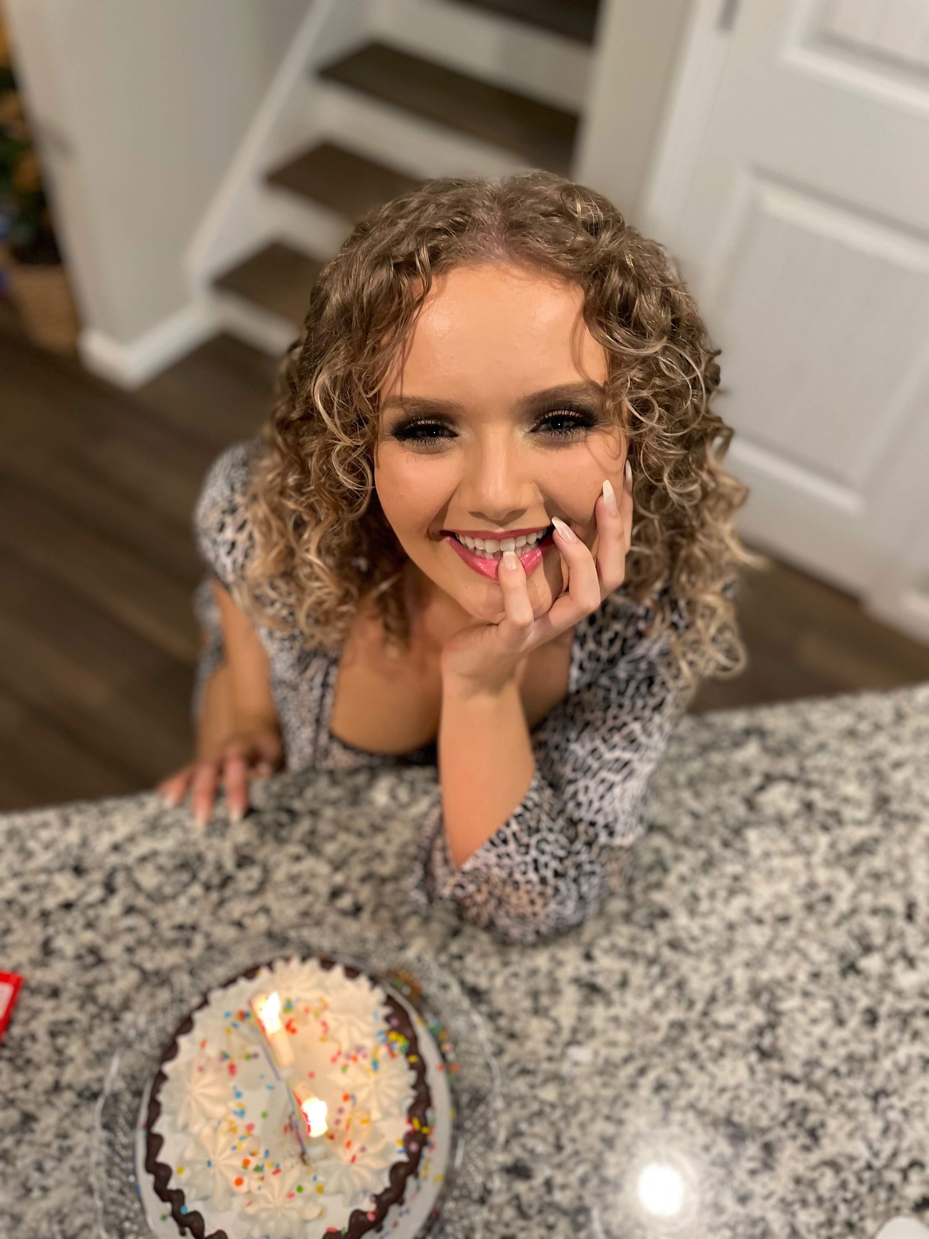 Kendra Xavia ✨FREE✨ 🥳BDAY 3/8🥳