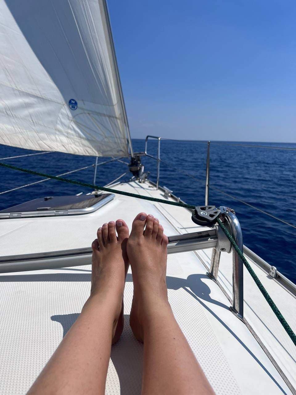 (A) piedi per il mondo