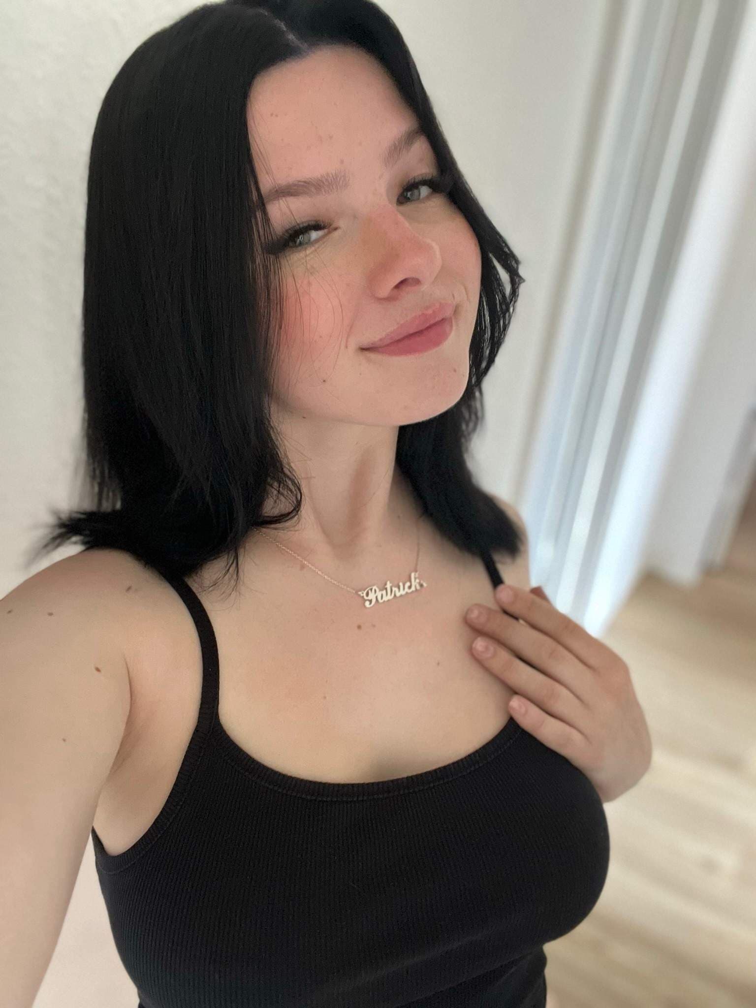 Roxi_black