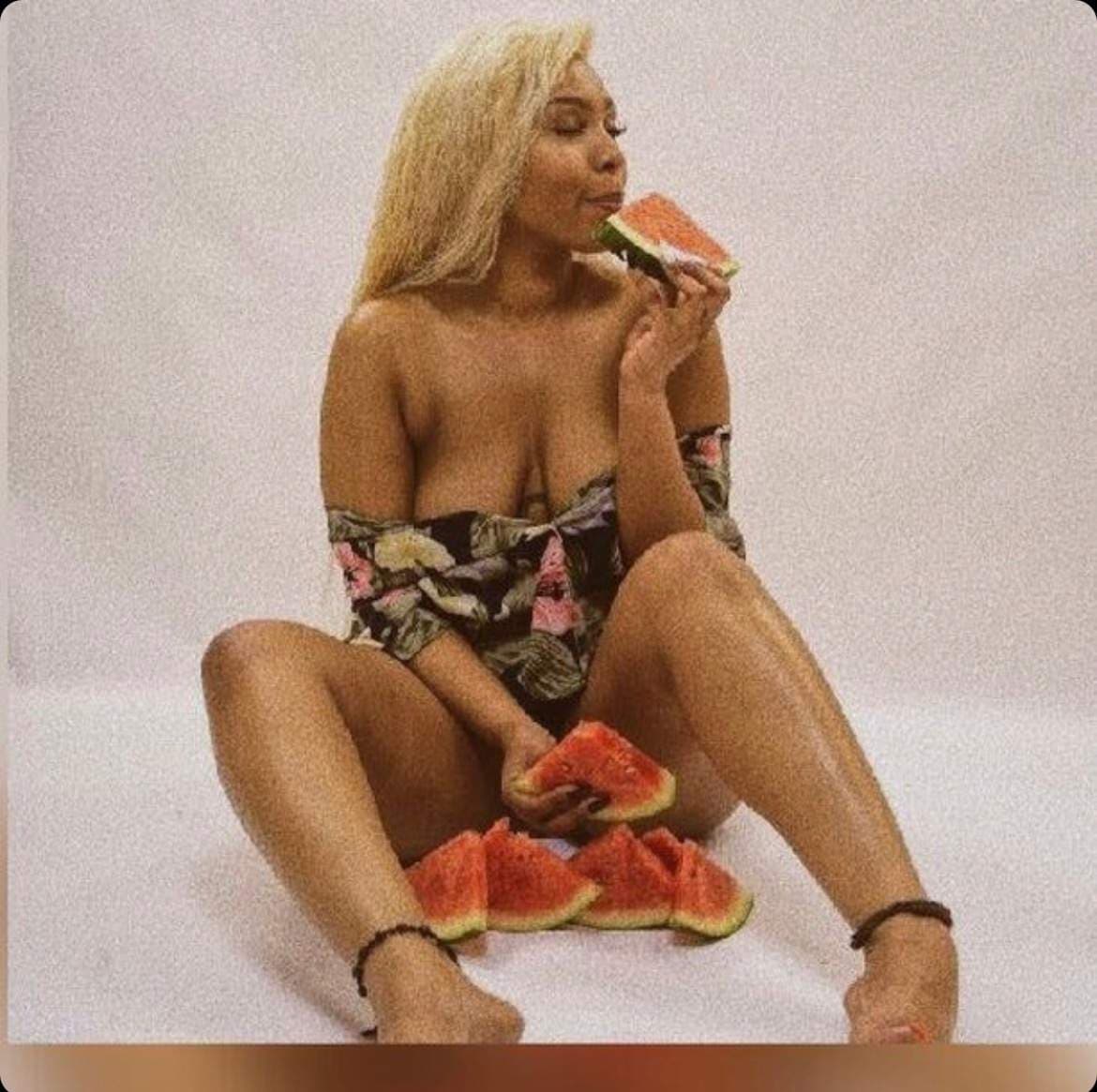 EboneyTopFly