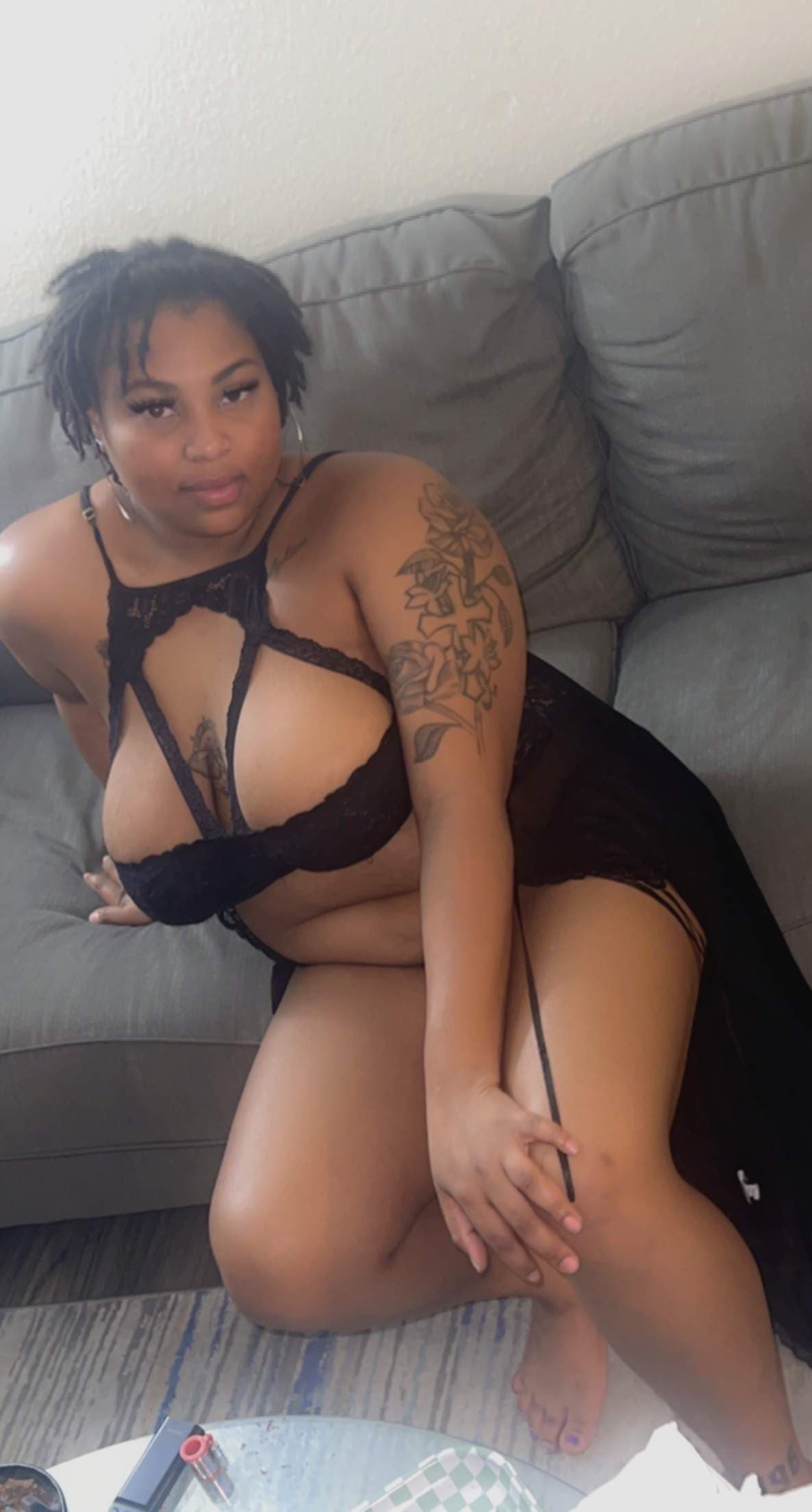 Curvy-Queen