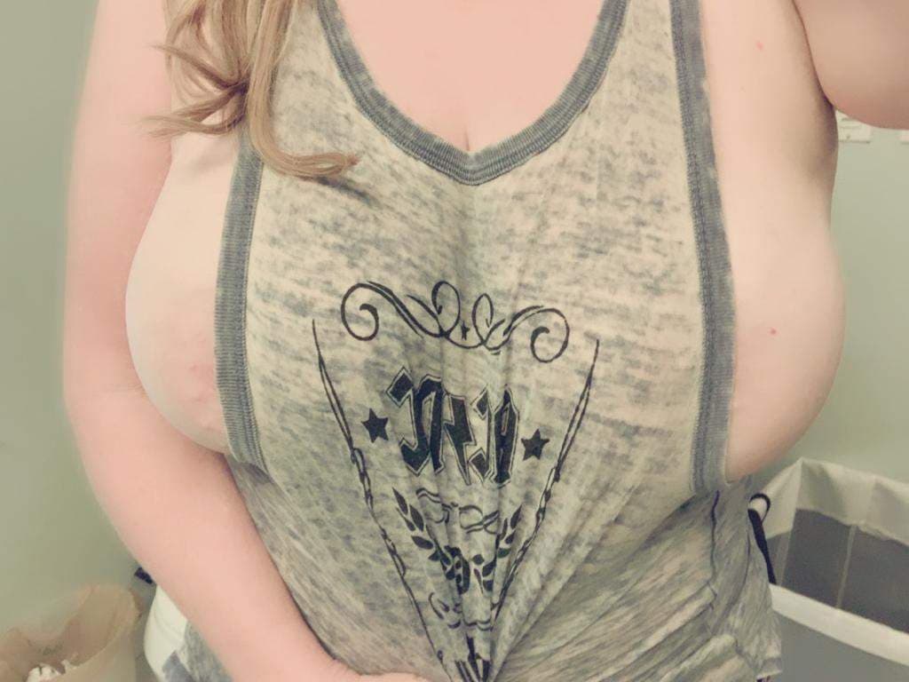 Eliza, your curvy busty Milf