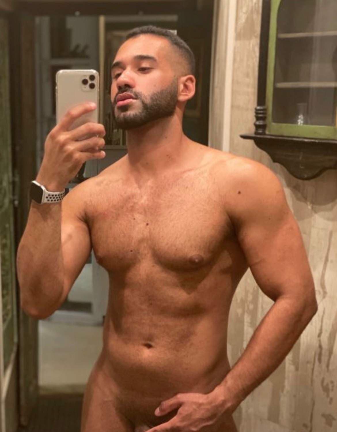 Bruno Hairy man 🦶🏽🐽