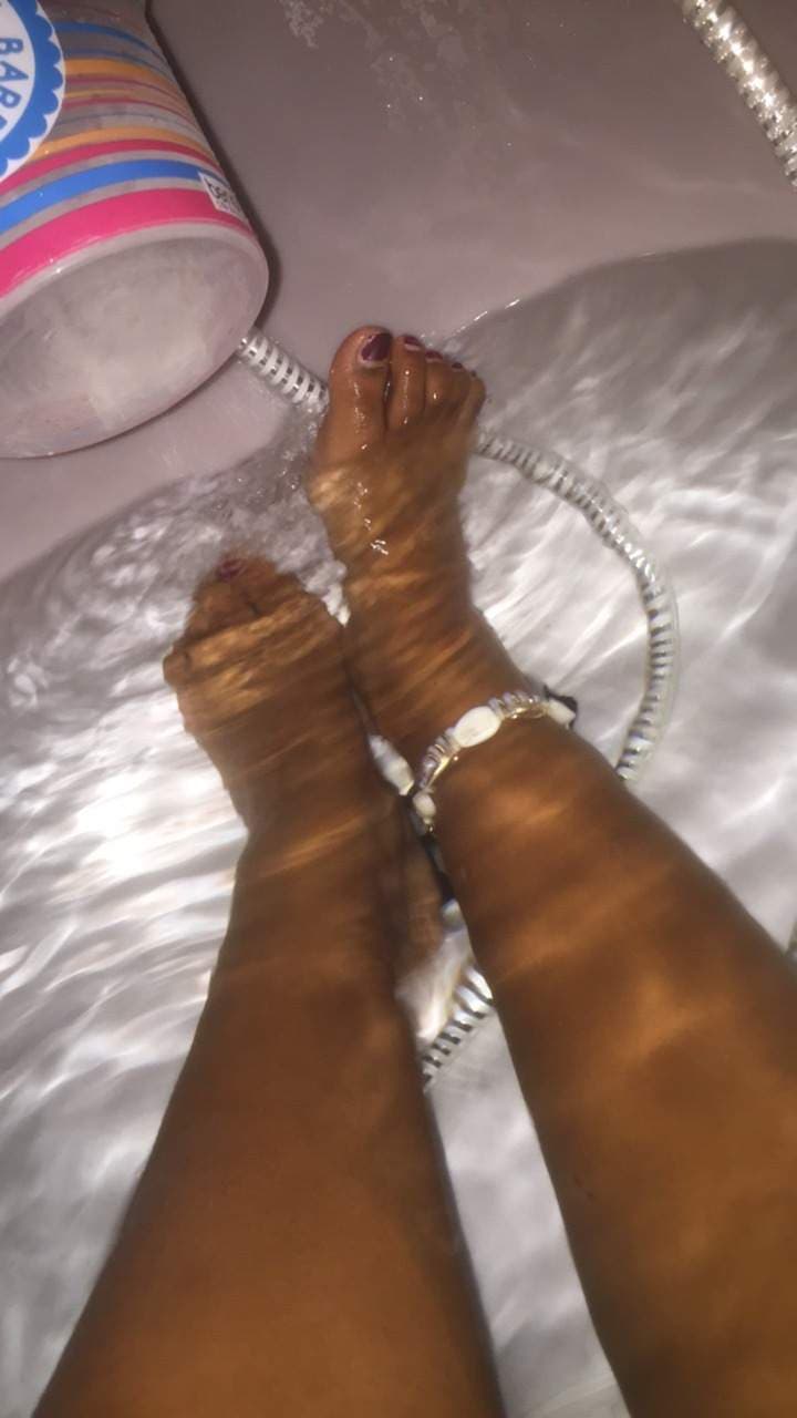 VENDS PHOTOS PIEDS EN DM