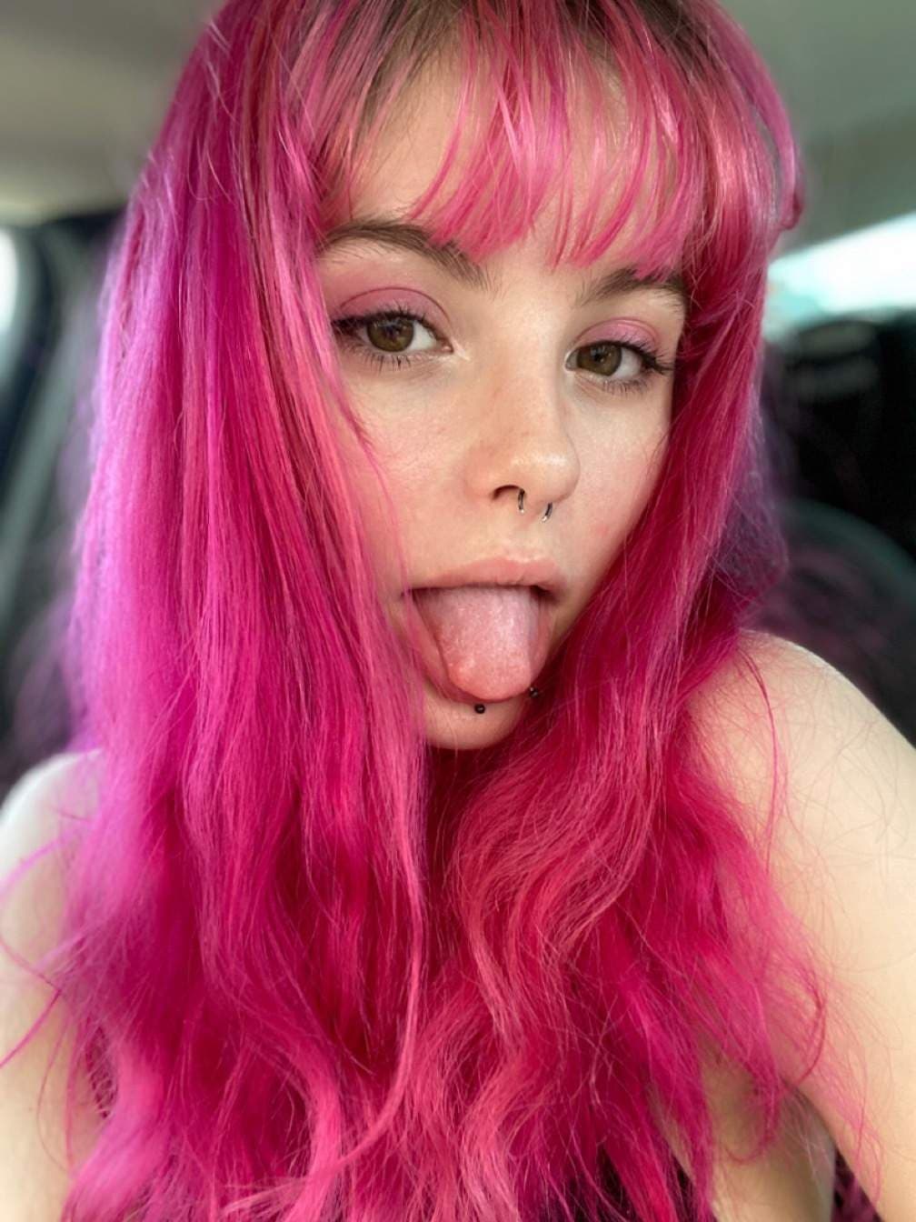Kitty 🖤👅