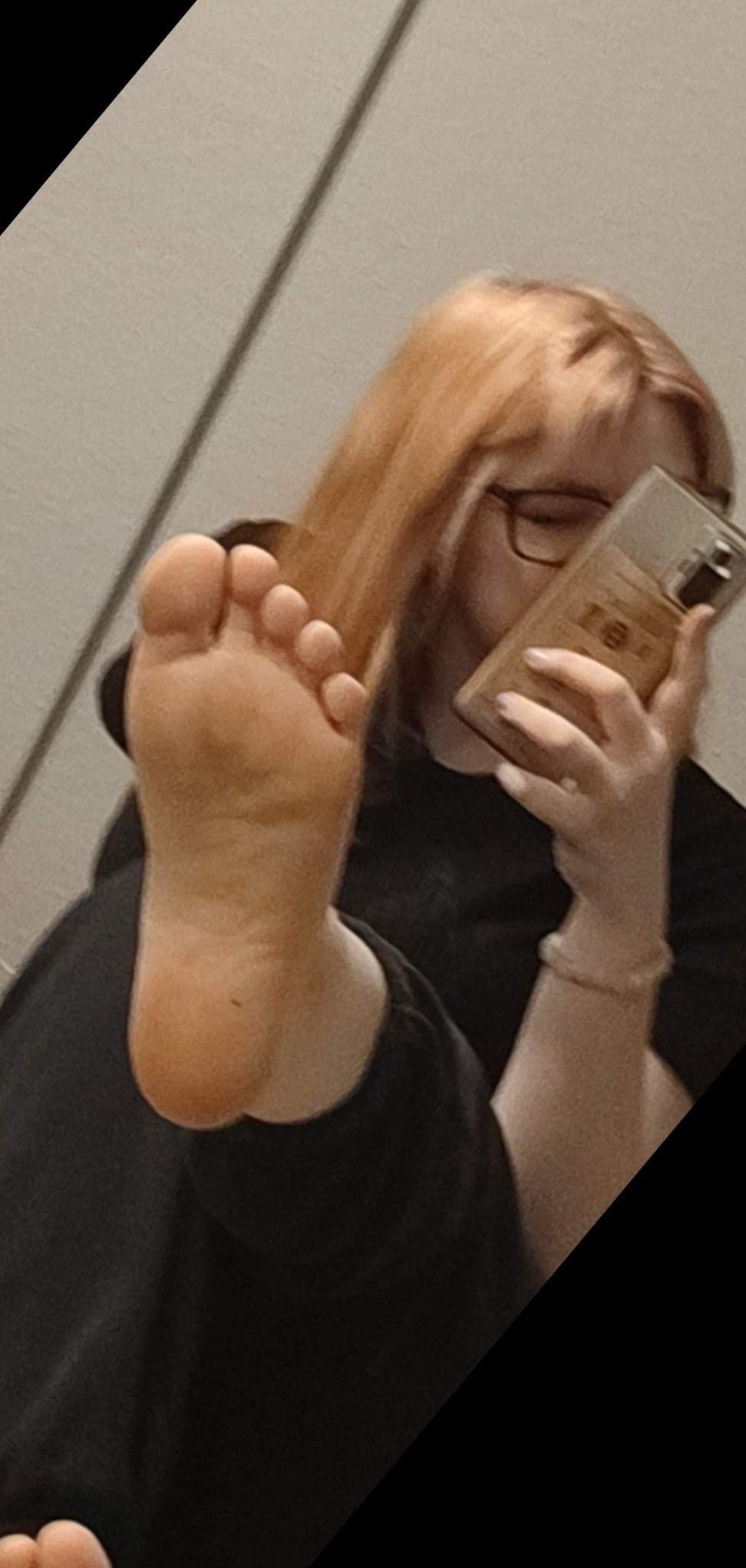 Kőmíves Leona