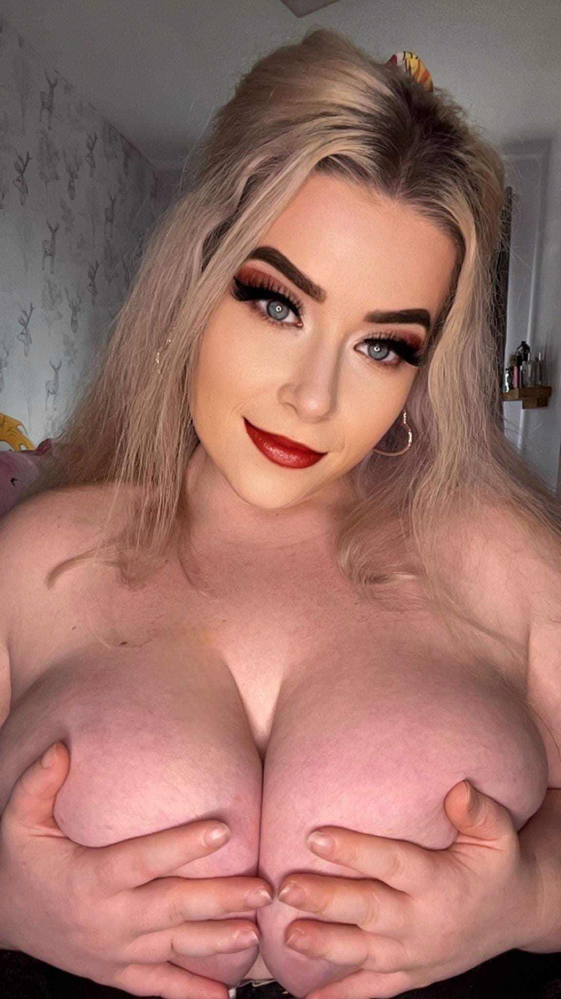 💦 Amelia Skye 💦