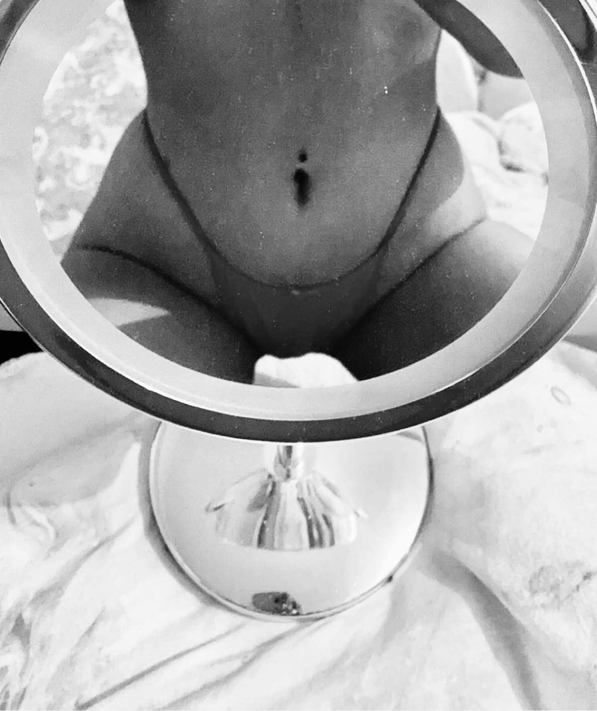x😉x