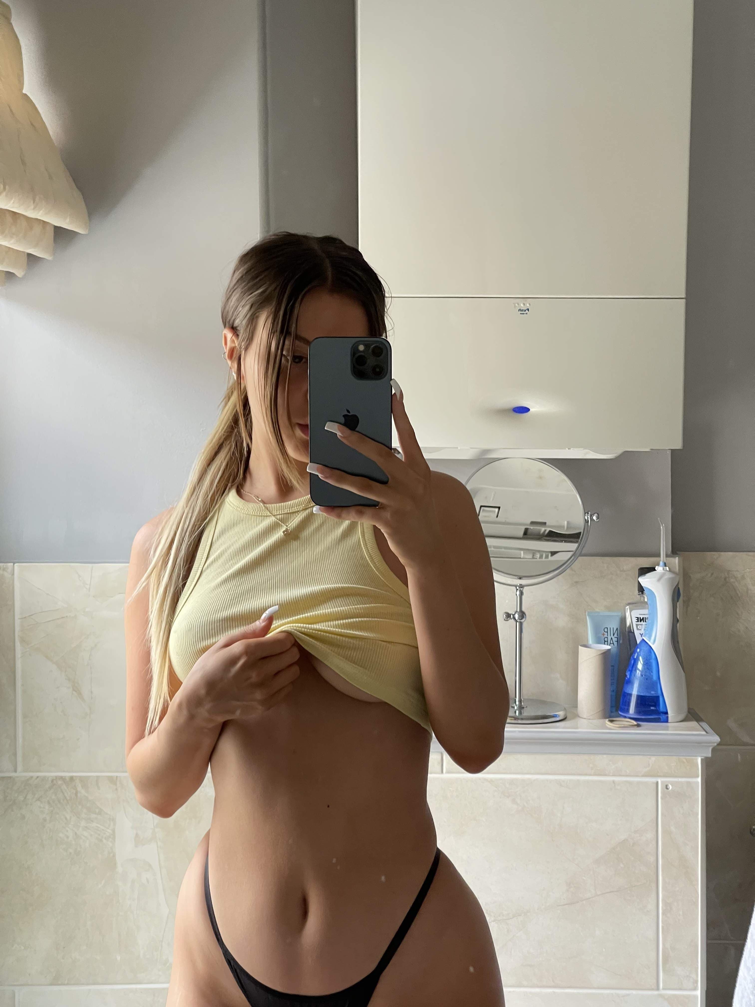 J🍑