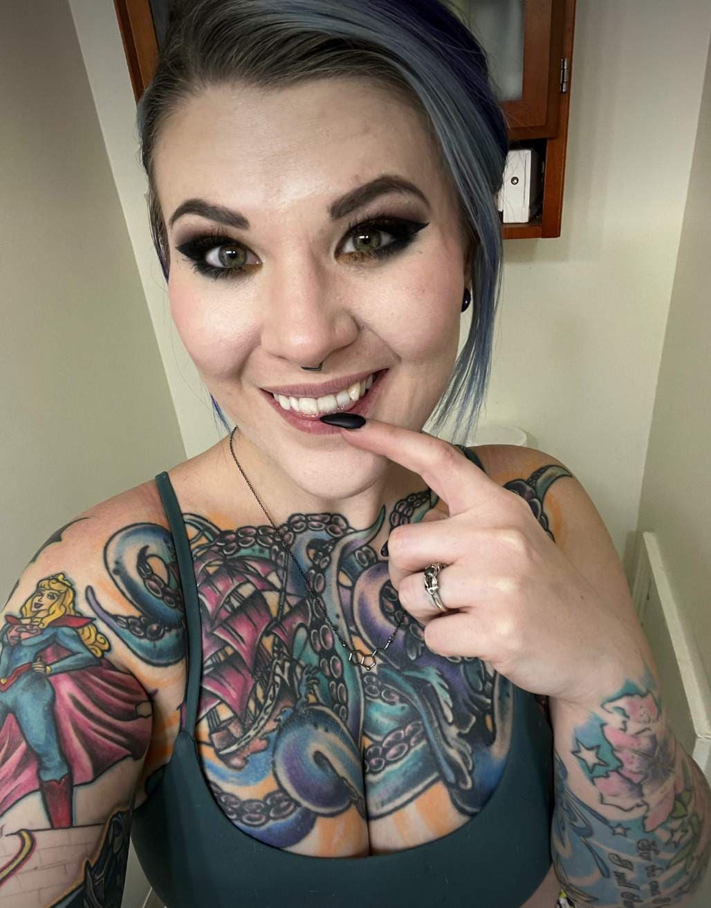 👽Bonnie Wilder 🛸Tatted Goth Hotwife