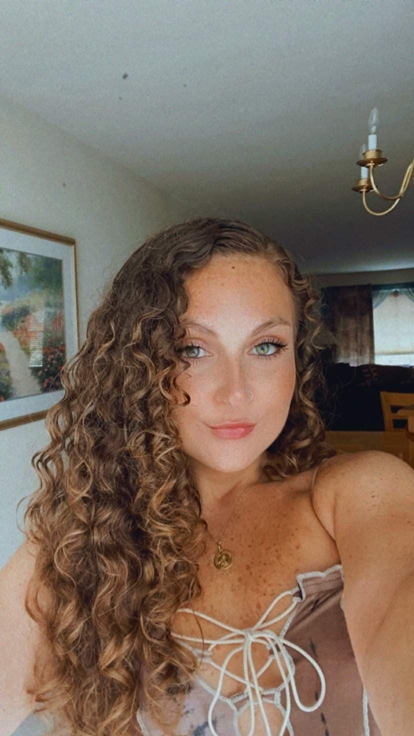 @curlyhairshortie /ᐠ ̥ ̮ ̥ ᐟ\ฅ
